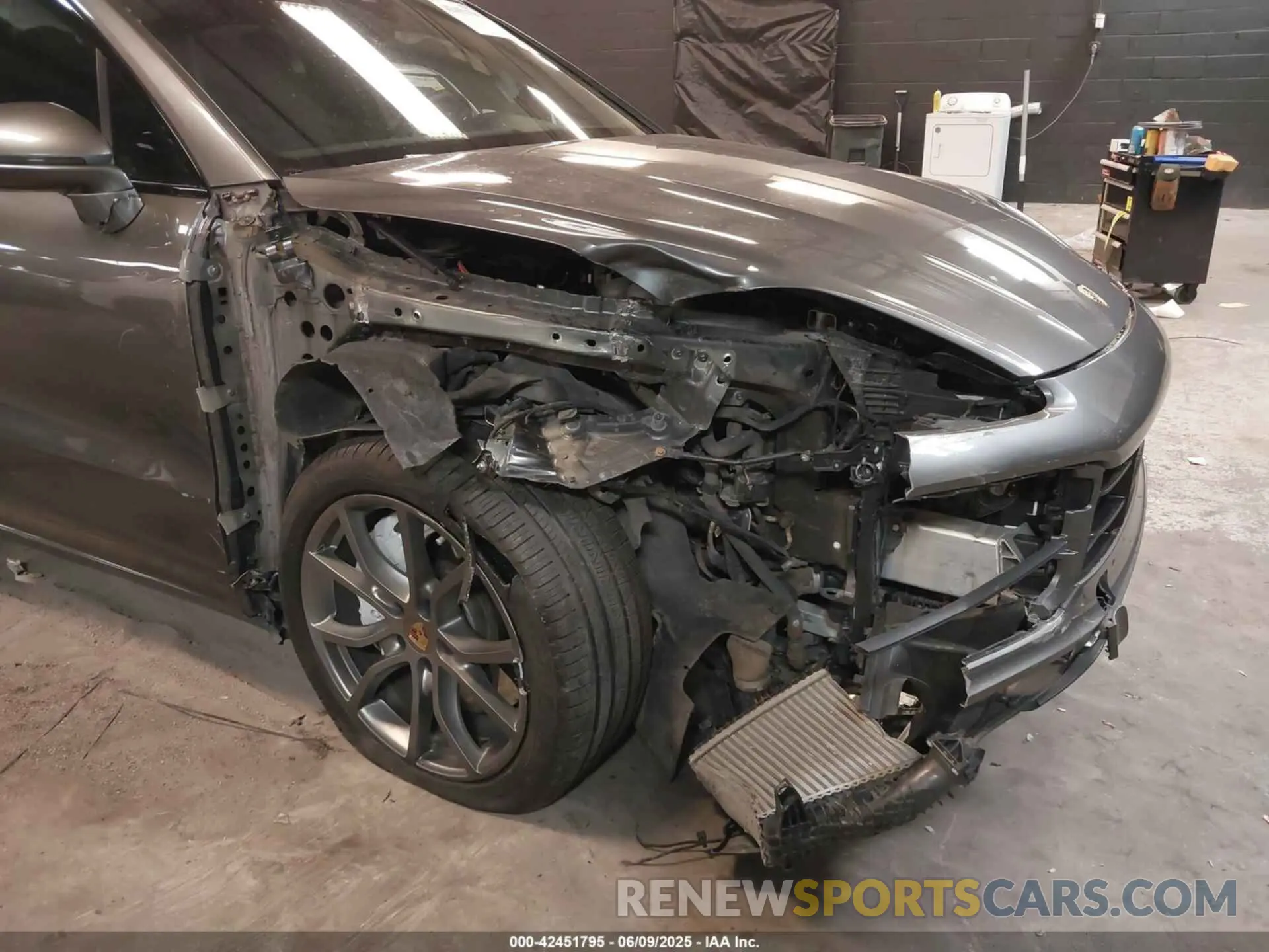 6 Photograph of a damaged car WP1AF2AY1KDA80762 PORSCHE CAYENNE 2019
