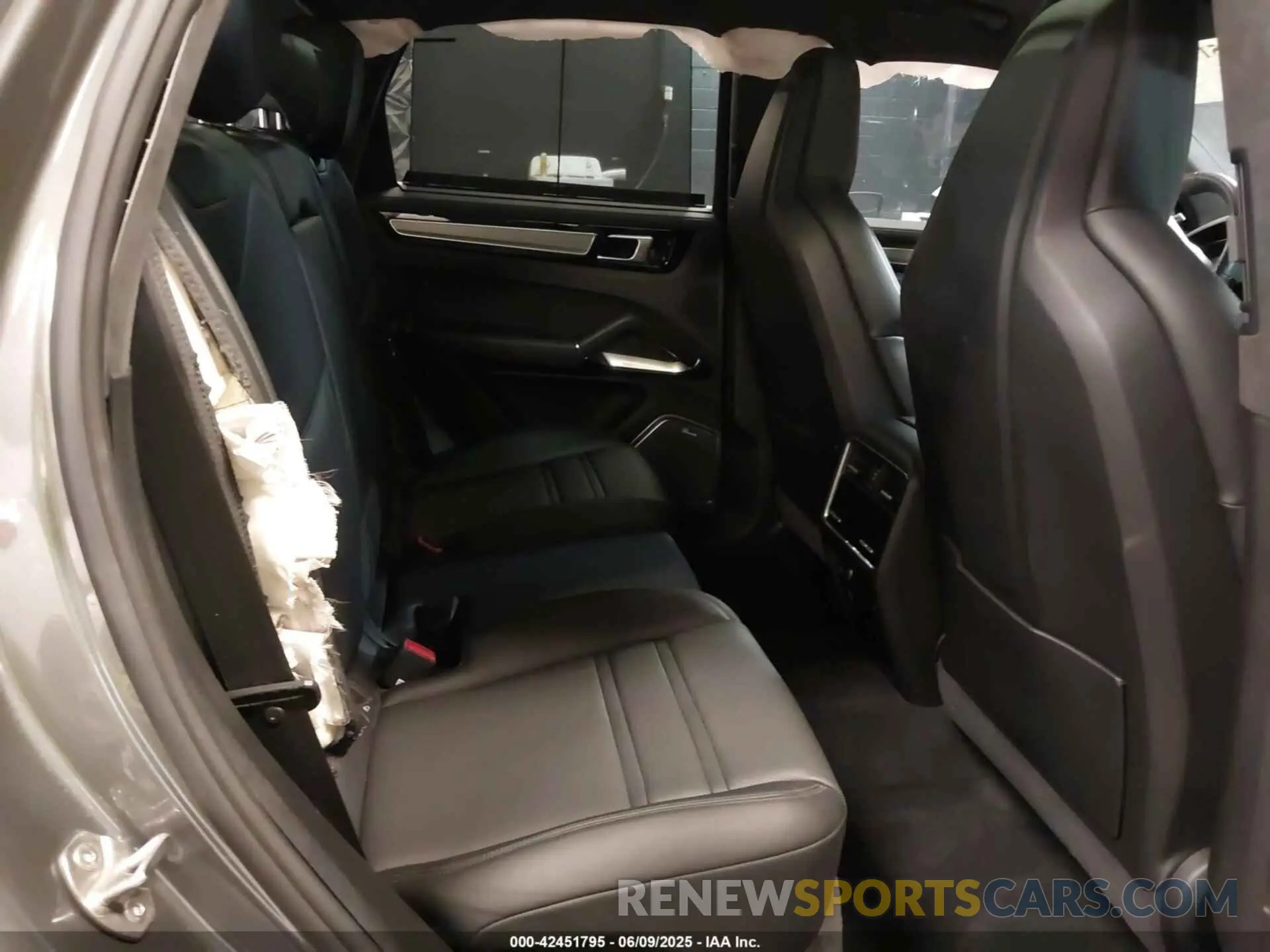 8 Photograph of a damaged car WP1AF2AY1KDA80762 PORSCHE CAYENNE 2019
