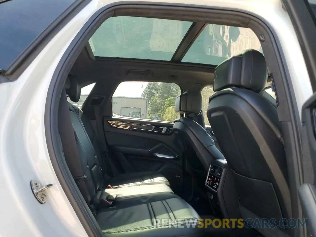 11 Photograph of a damaged car WP1AF2AY6KDA80773 PORSCHE CAYENNE 2019