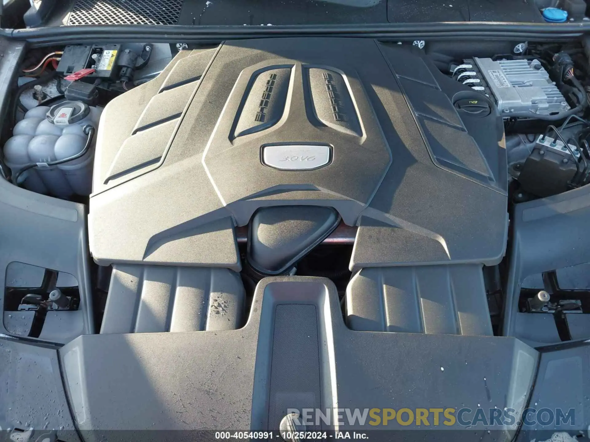 10 Photograph of a damaged car WP1AA2AY0LDA05096 PORSCHE CAYENNE 2020