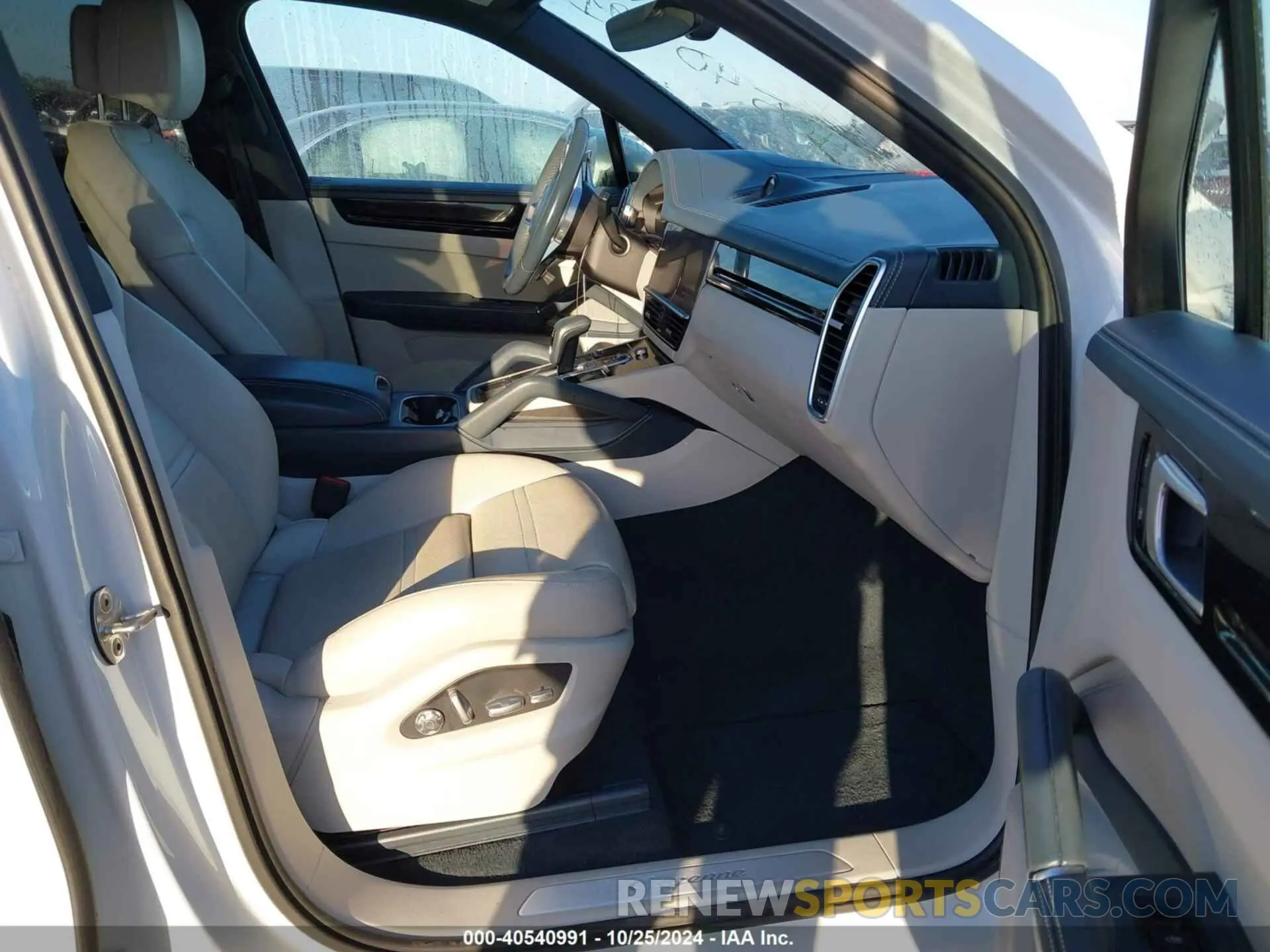 5 Photograph of a damaged car WP1AA2AY0LDA05096 PORSCHE CAYENNE 2020