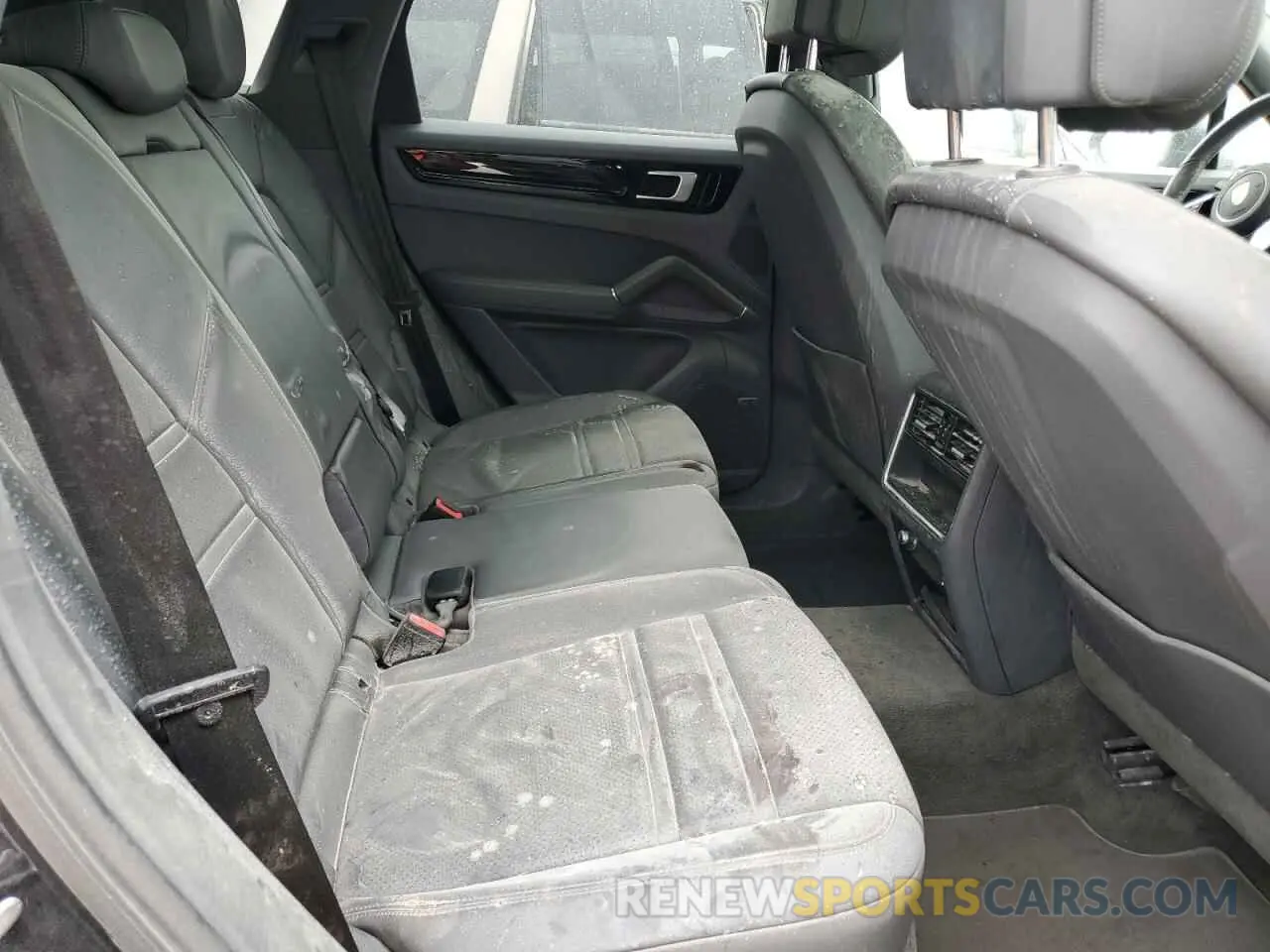 11 Photograph of a damaged car WP1AA2AY2LDA05732 PORSCHE CAYENNE 2020