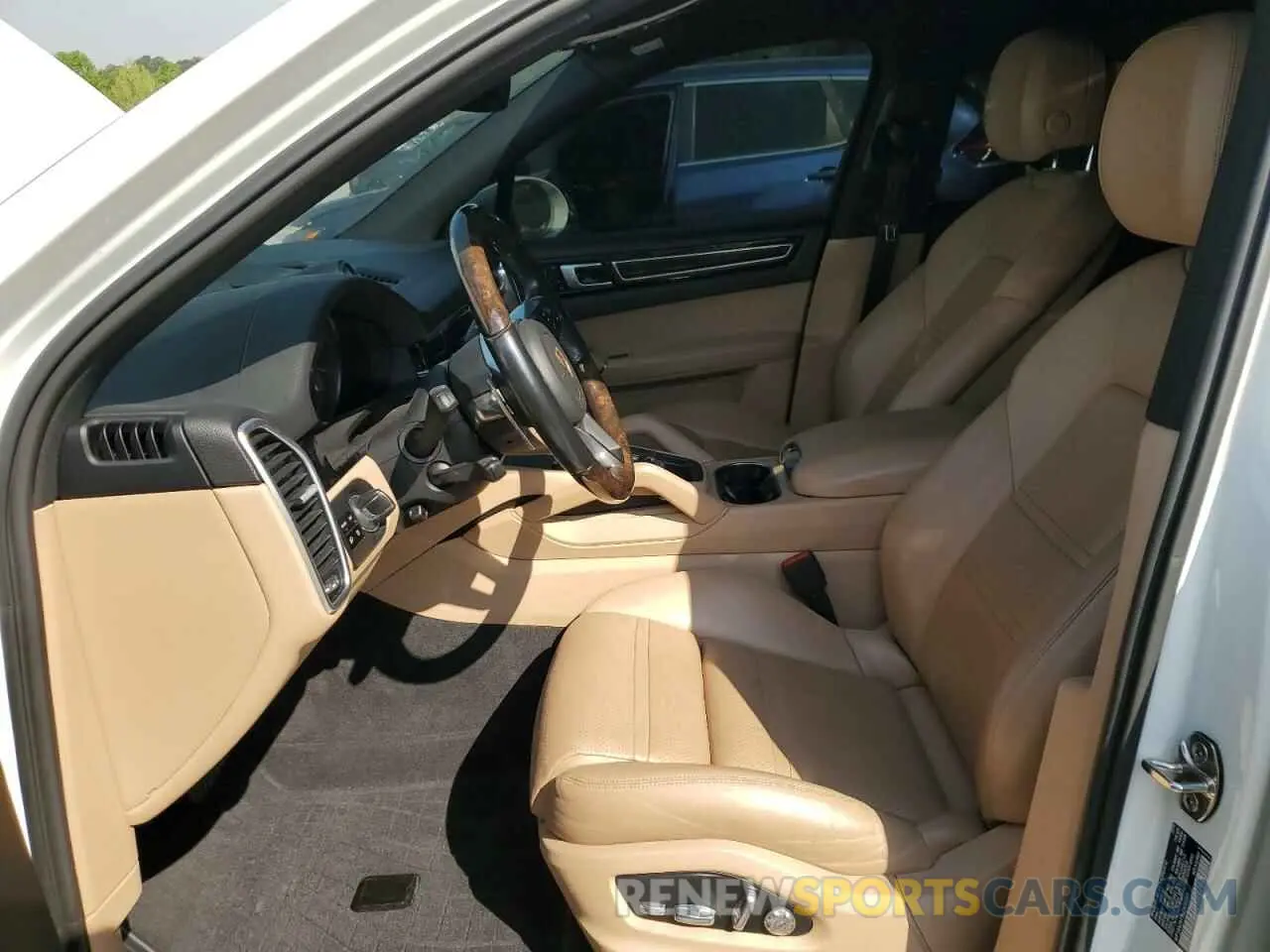 7 Photograph of a damaged car WP1AA2AY3LDA00359 PORSCHE CAYENNE 2020