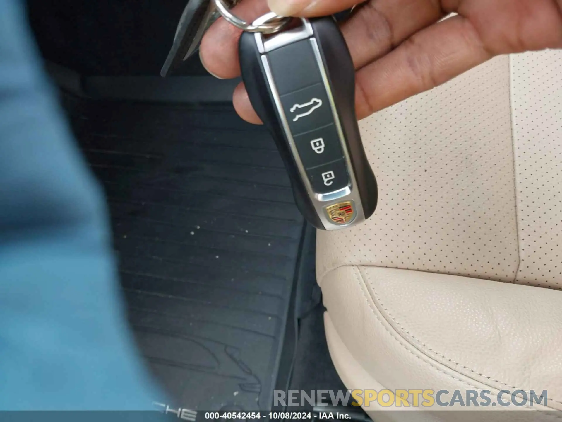 11 Photograph of a damaged car WP1AA2AY8LDA00891 PORSCHE CAYENNE 2020