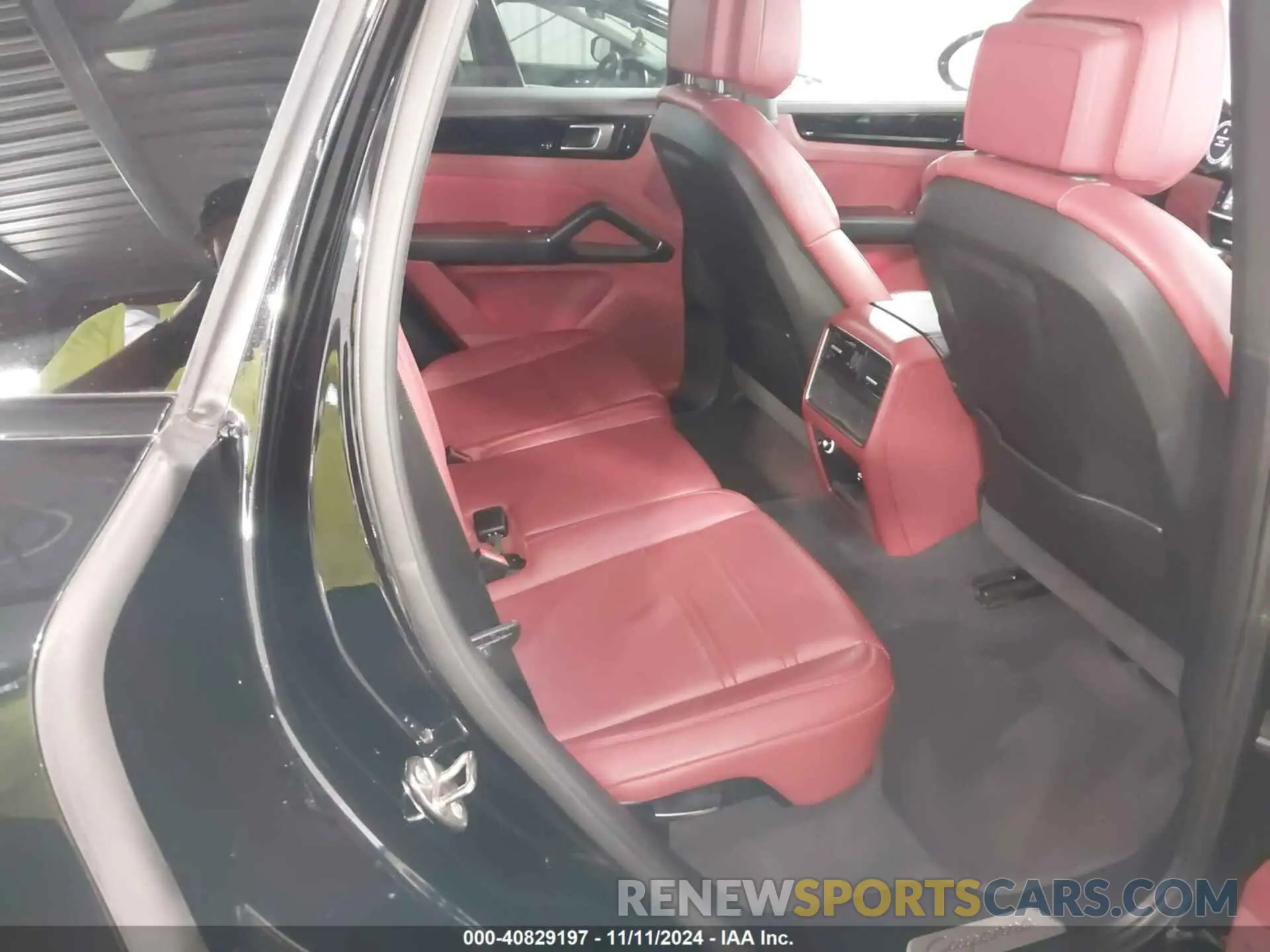8 Photograph of a damaged car WP1AA2AY8LDA06206 PORSCHE CAYENNE 2020