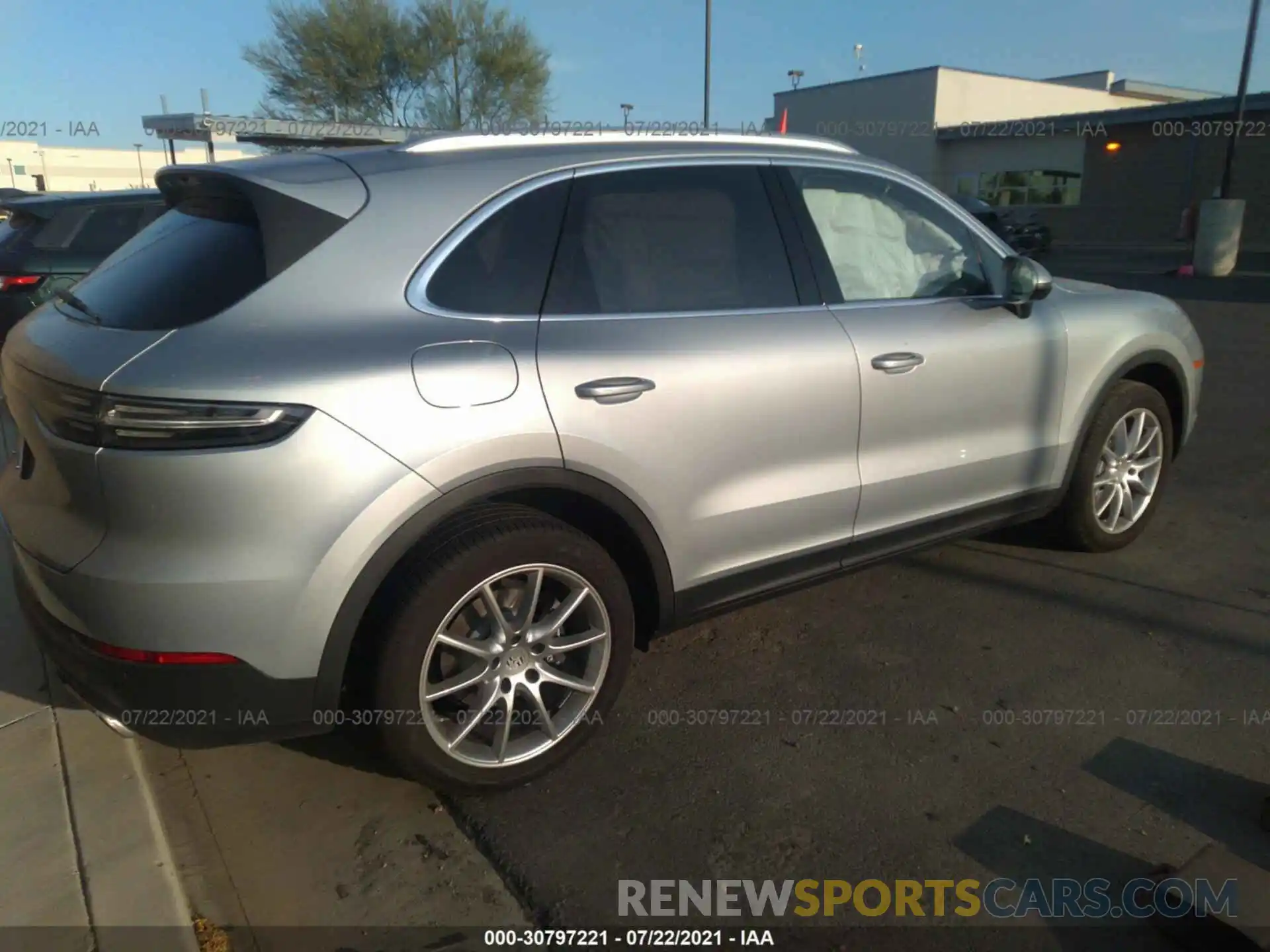 4 Photograph of a damaged car WP1AA2AY8LDA07615 PORSCHE CAYENNE 2020