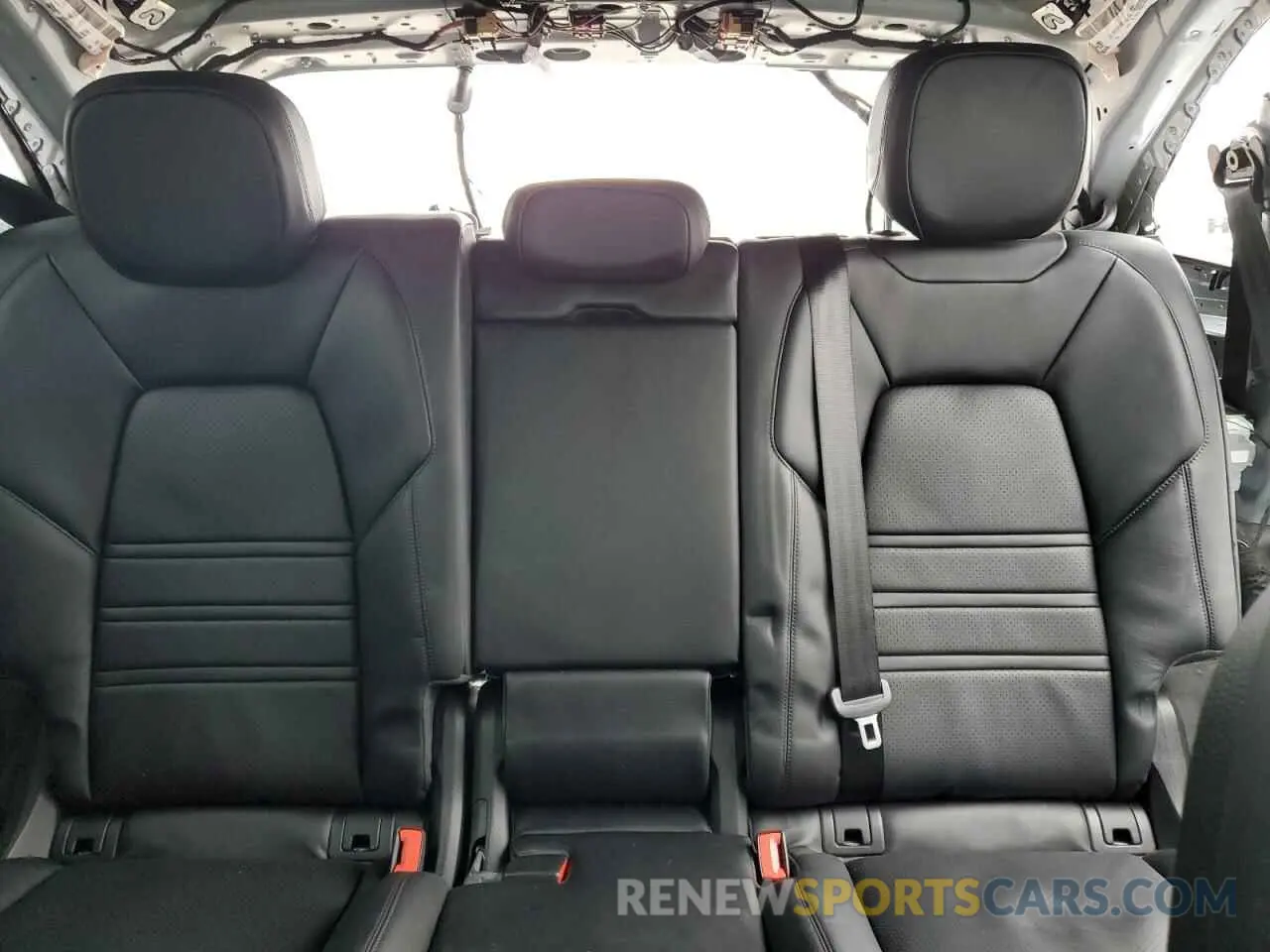 10 Photograph of a damaged car WP1AB2AY8LDA27666 PORSCHE CAYENNE 2020