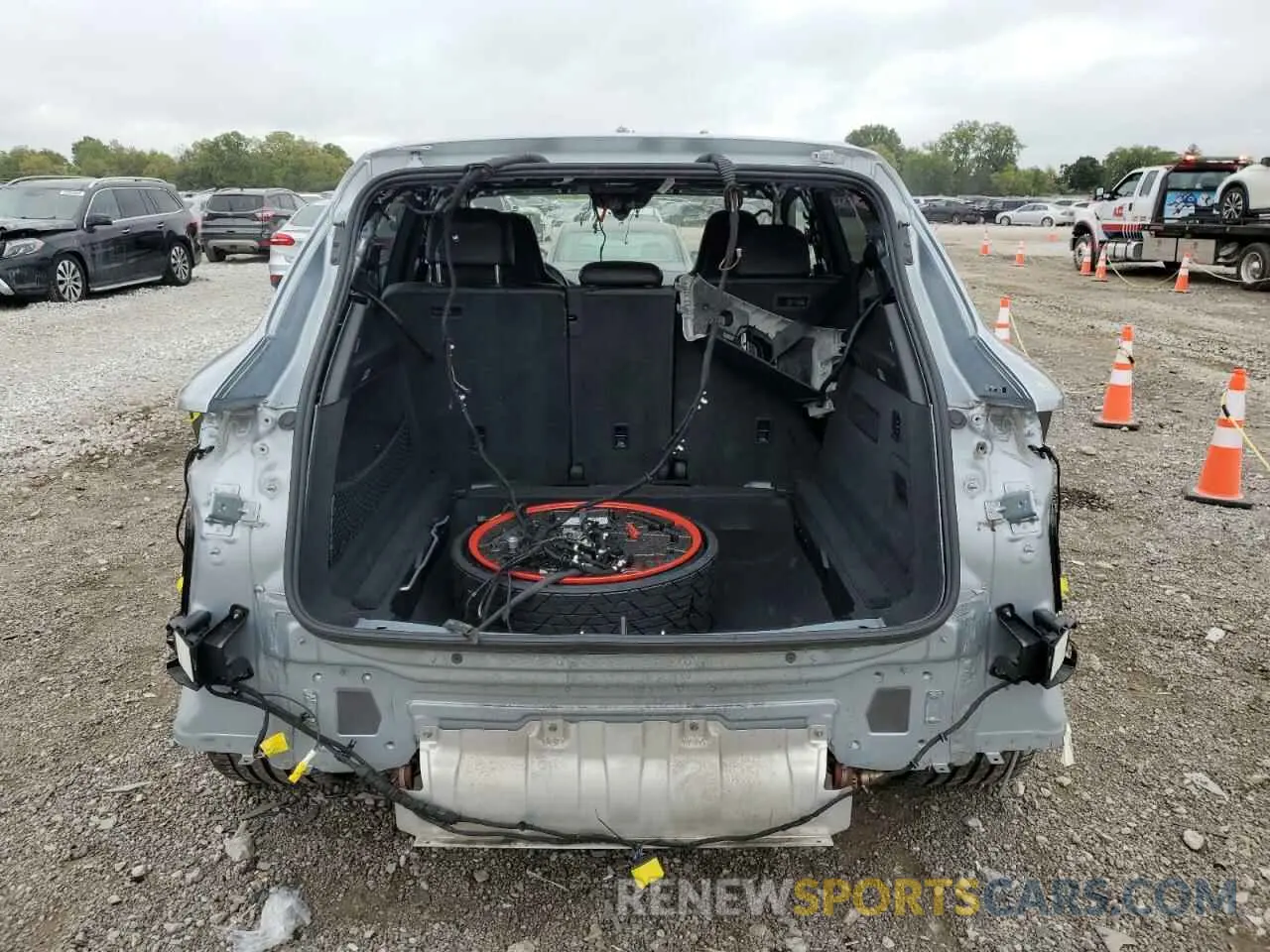 6 Photograph of a damaged car WP1AB2AY8LDA27666 PORSCHE CAYENNE 2020