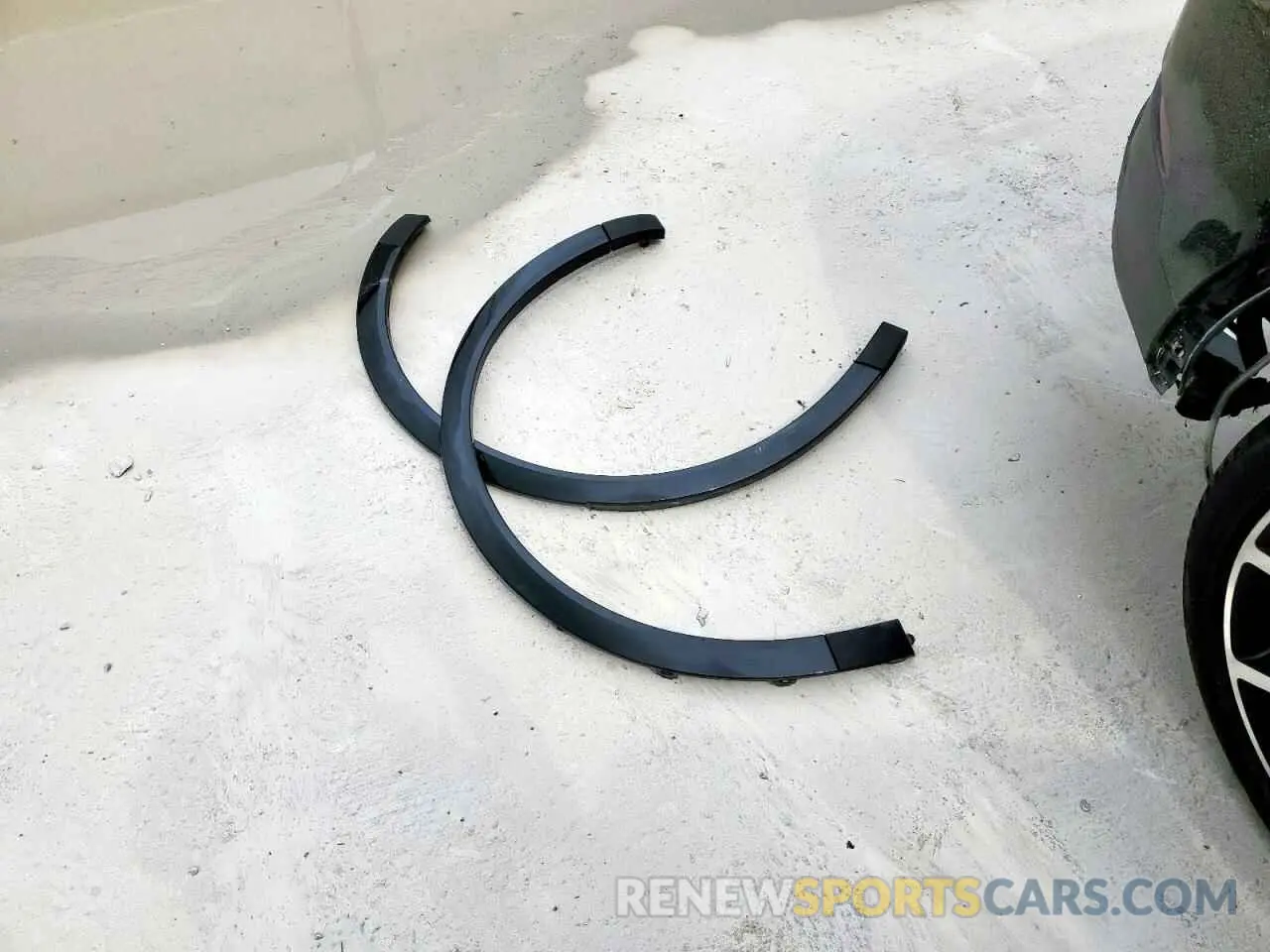 13 Photograph of a damaged car WP1AE2AY4LDA22360 PORSCHE CAYENNE 2020