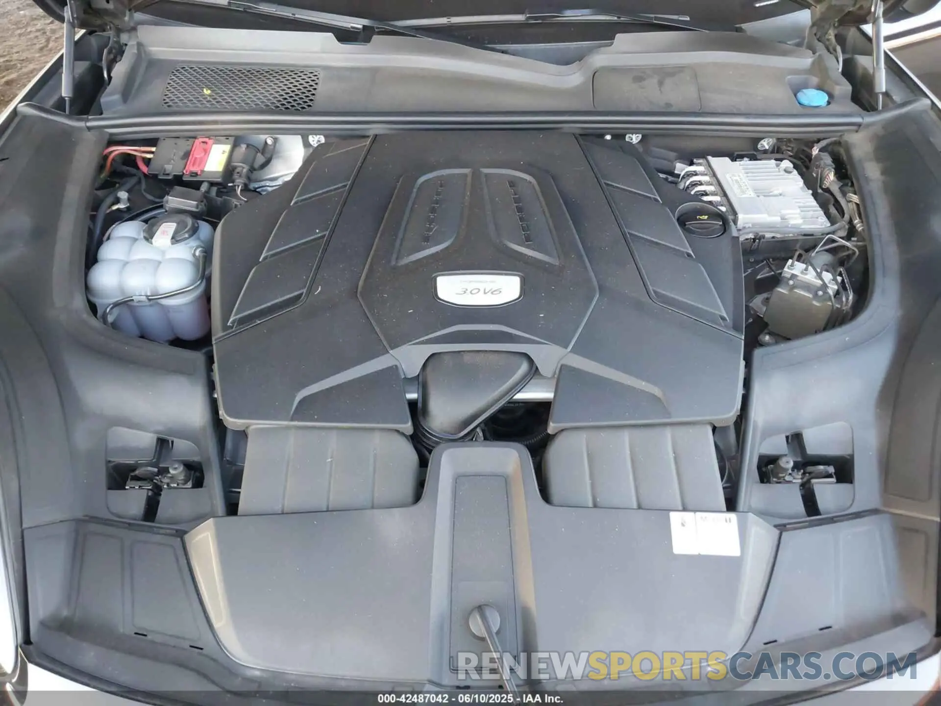 10 Photograph of a damaged car WP1AA2AY5MDA04012 PORSCHE CAYENNE 2021