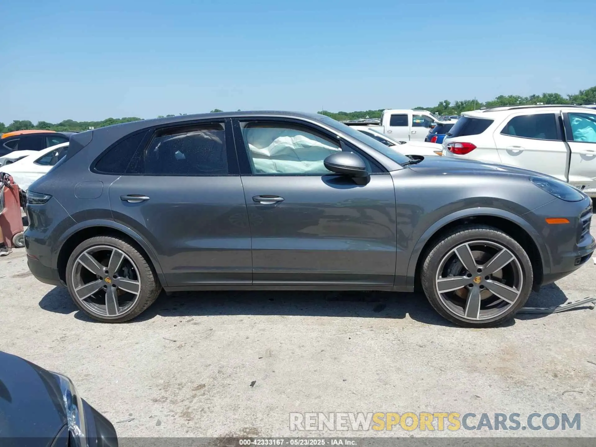 13 Photograph of a damaged car WP1AB2AY8MDA28690 PORSCHE CAYENNE 2021