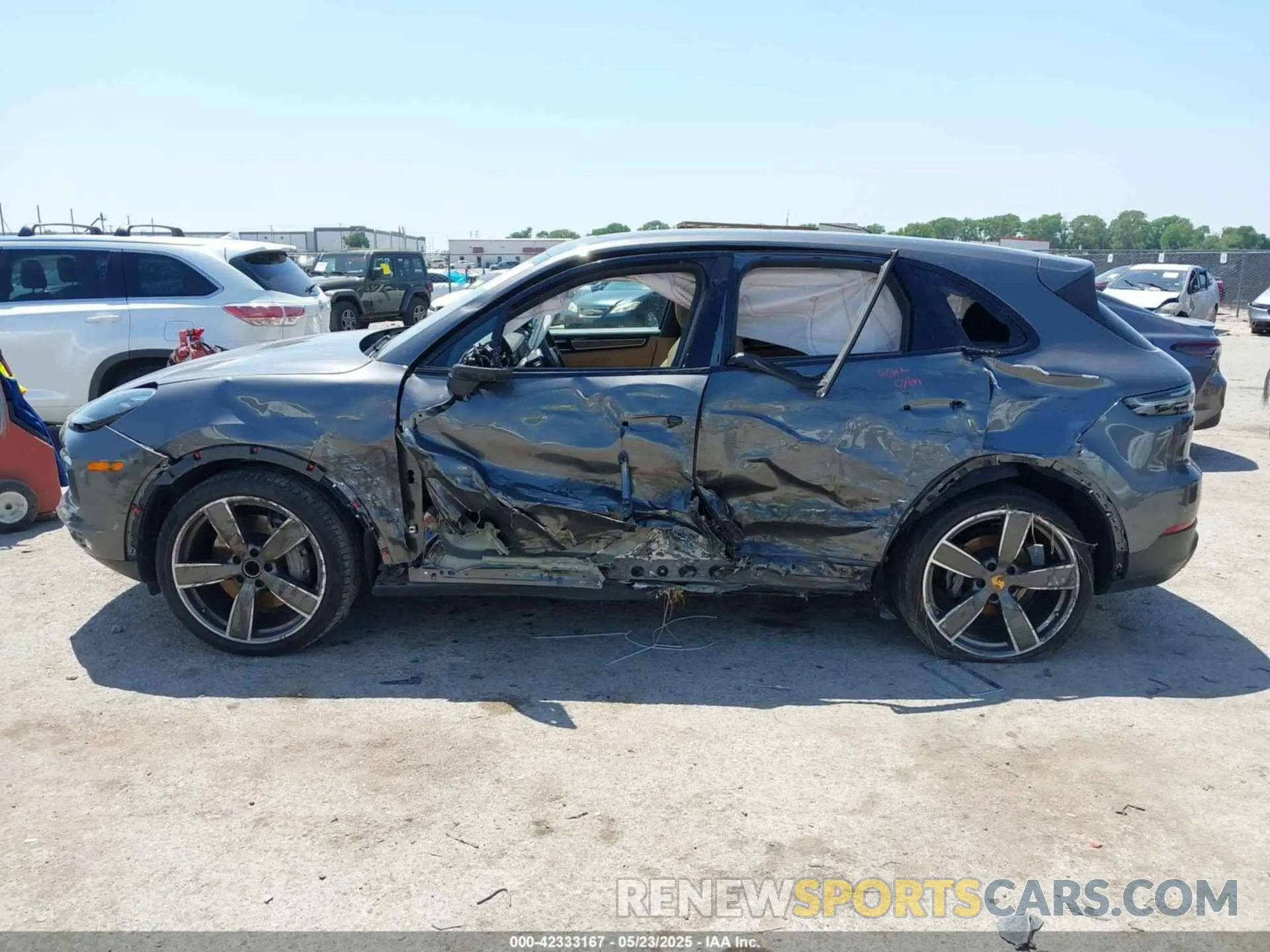 14 Photograph of a damaged car WP1AB2AY8MDA28690 PORSCHE CAYENNE 2021