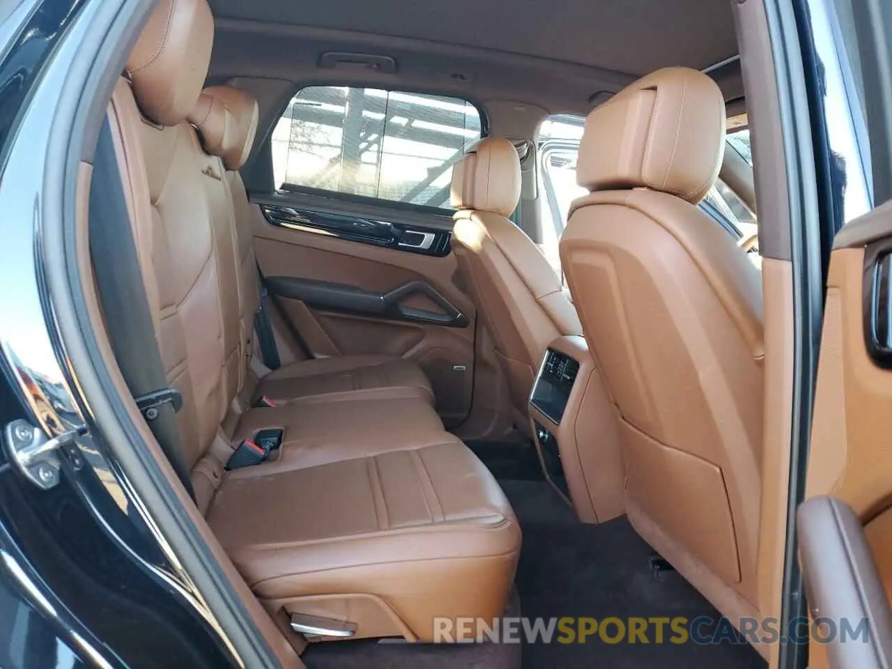 11 Photograph of a damaged car WP1AB2AYXMDA27735 PORSCHE CAYENNE 2021