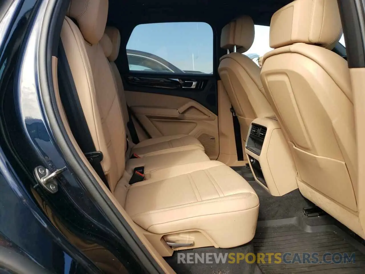 11 Photograph of a damaged car WP1AE2AYXMDA24681 PORSCHE CAYENNE 2021