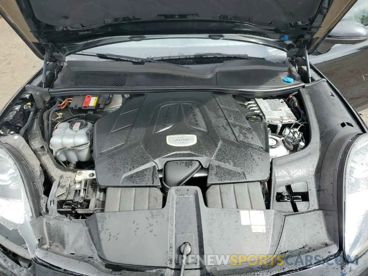 13 Photograph of a damaged car WP1AE2AYXMDA24972 PORSCHE CAYENNE 2021