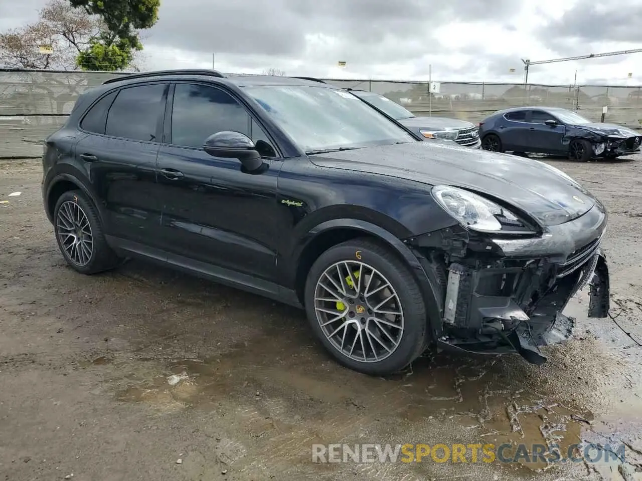 4 Photograph of a damaged car WP1AE2AYXMDA24972 PORSCHE CAYENNE 2021
