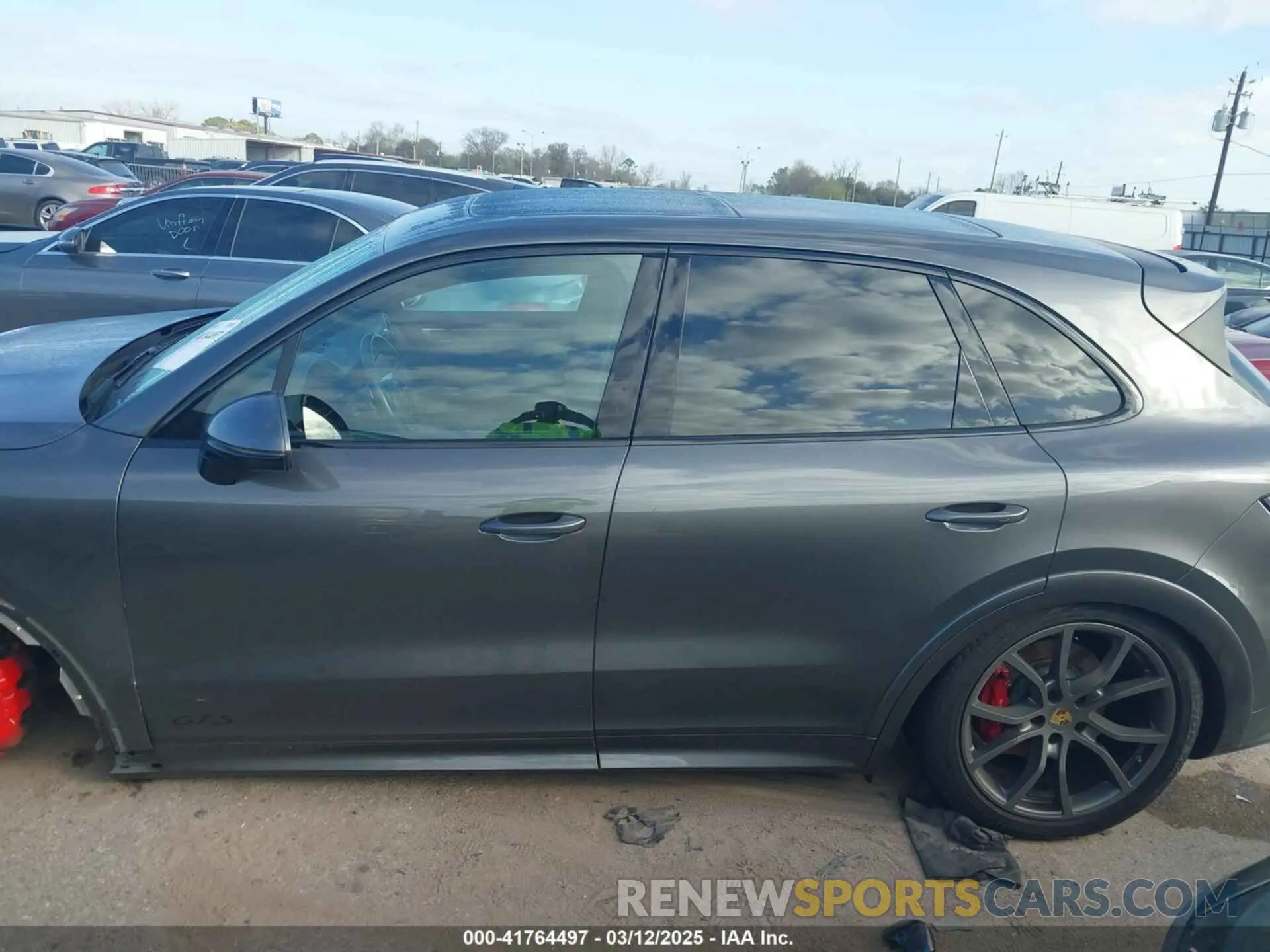 14 Photograph of a damaged car WP1AG2AY5MDA33993 PORSCHE CAYENNE 2021
