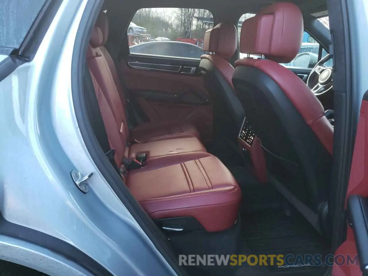 11 Photograph of a damaged car WP1AG2AYXMDA35044 PORSCHE CAYENNE 2021