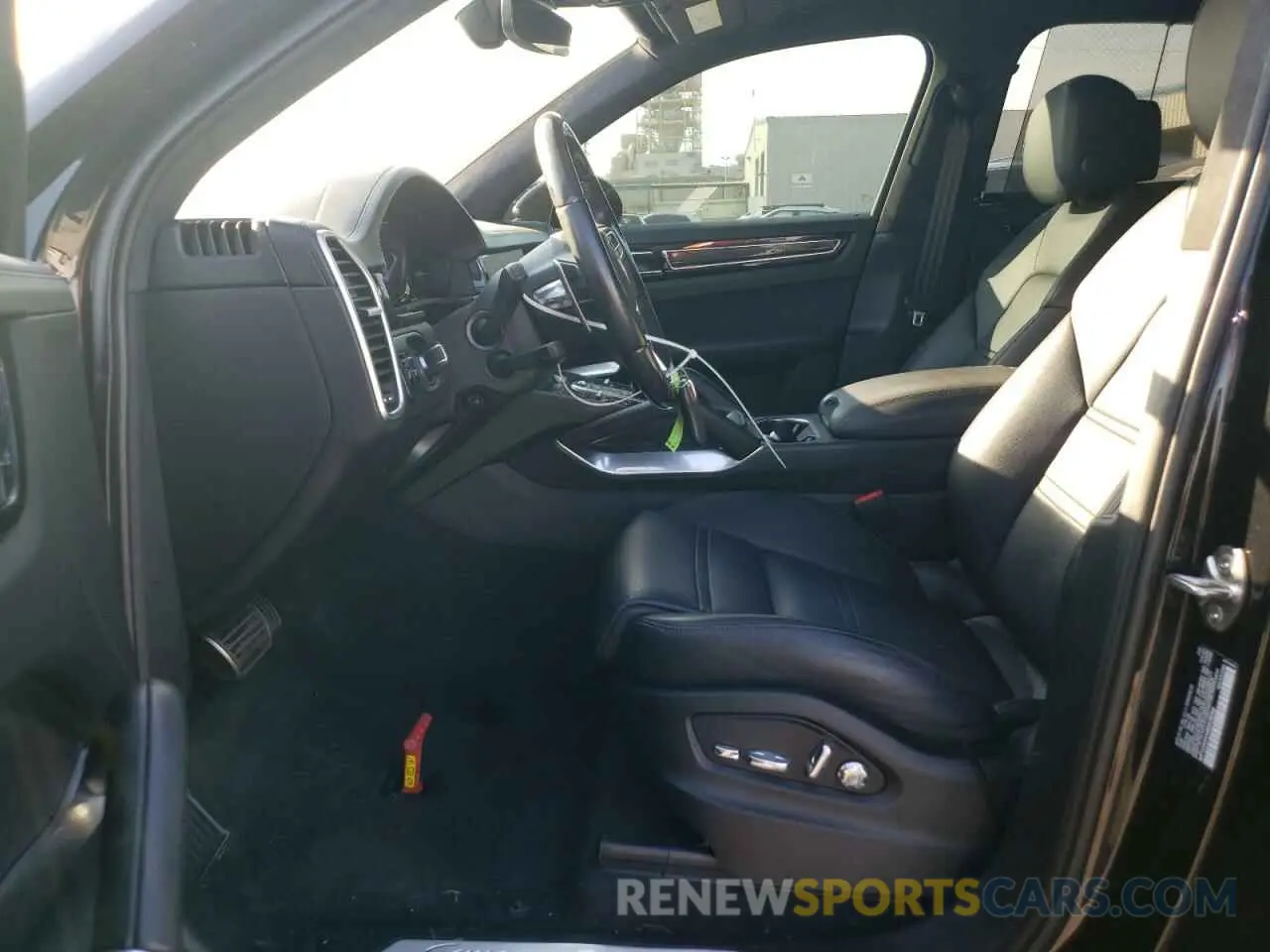 7 Photograph of a damaged car WP1AH2AY6MDA38066 PORSCHE CAYENNE 2021
