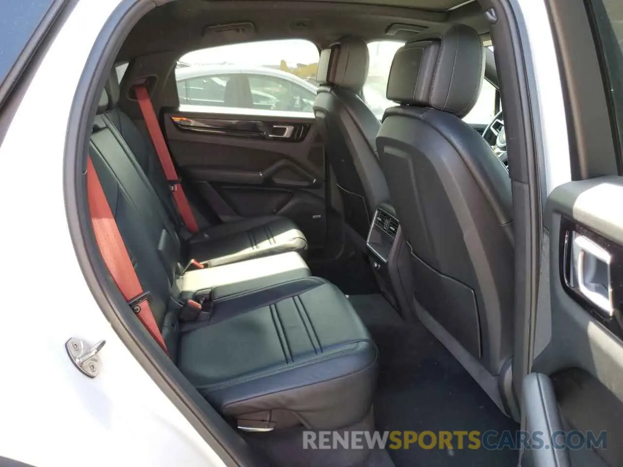 11 Photograph of a damaged car WP1BA2AY5MDA42876 PORSCHE CAYENNE 2021