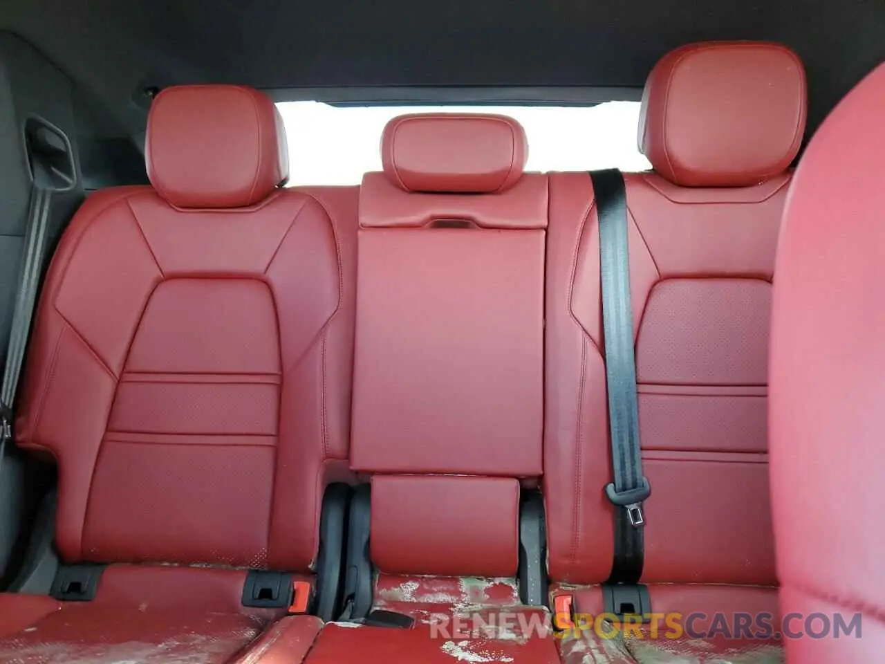 10 Photograph of a damaged car WP1BE2AY9MDA44196 PORSCHE CAYENNE 2021