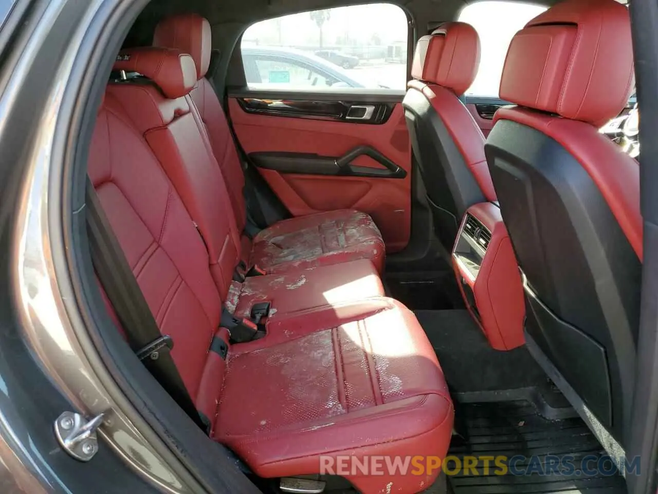 11 Photograph of a damaged car WP1BE2AY9MDA44196 PORSCHE CAYENNE 2021