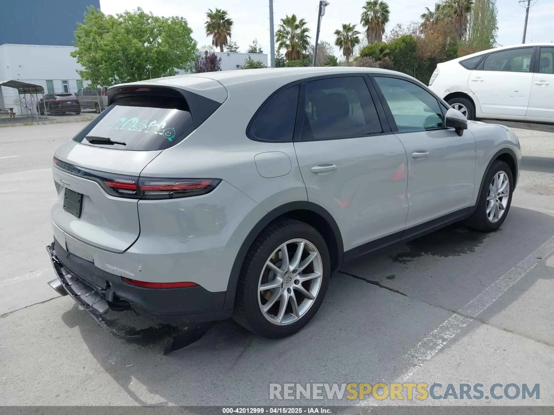 4 Photograph of a damaged car WP1AA2AY0NDA03531 PORSCHE CAYENNE 2022