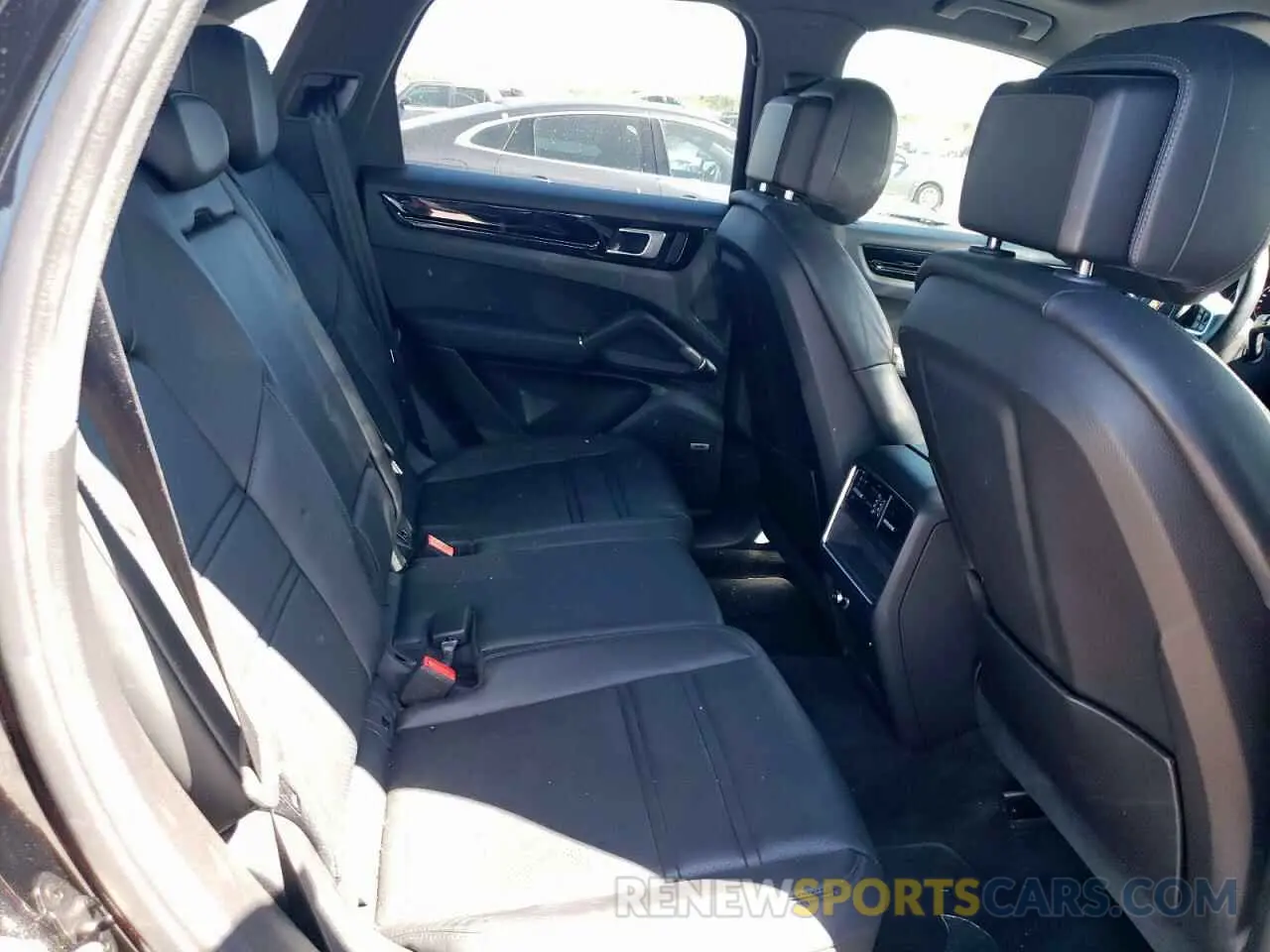 11 Photograph of a damaged car WP1AA2AY4NDA03564 PORSCHE CAYENNE 2022