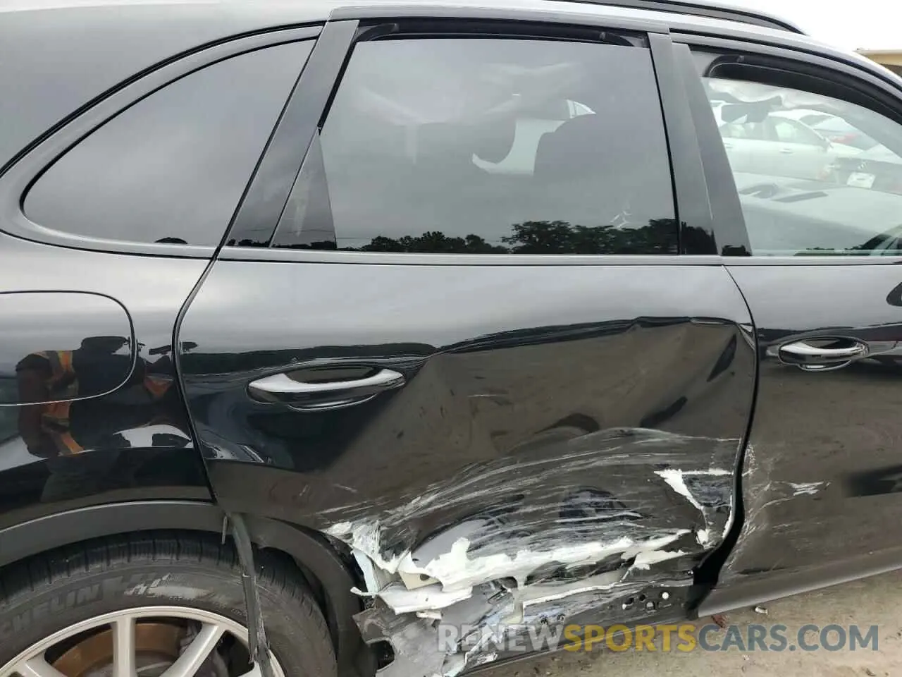 11 Photograph of a damaged car WP1AA2AY9NDA04824 PORSCHE CAYENNE 2022