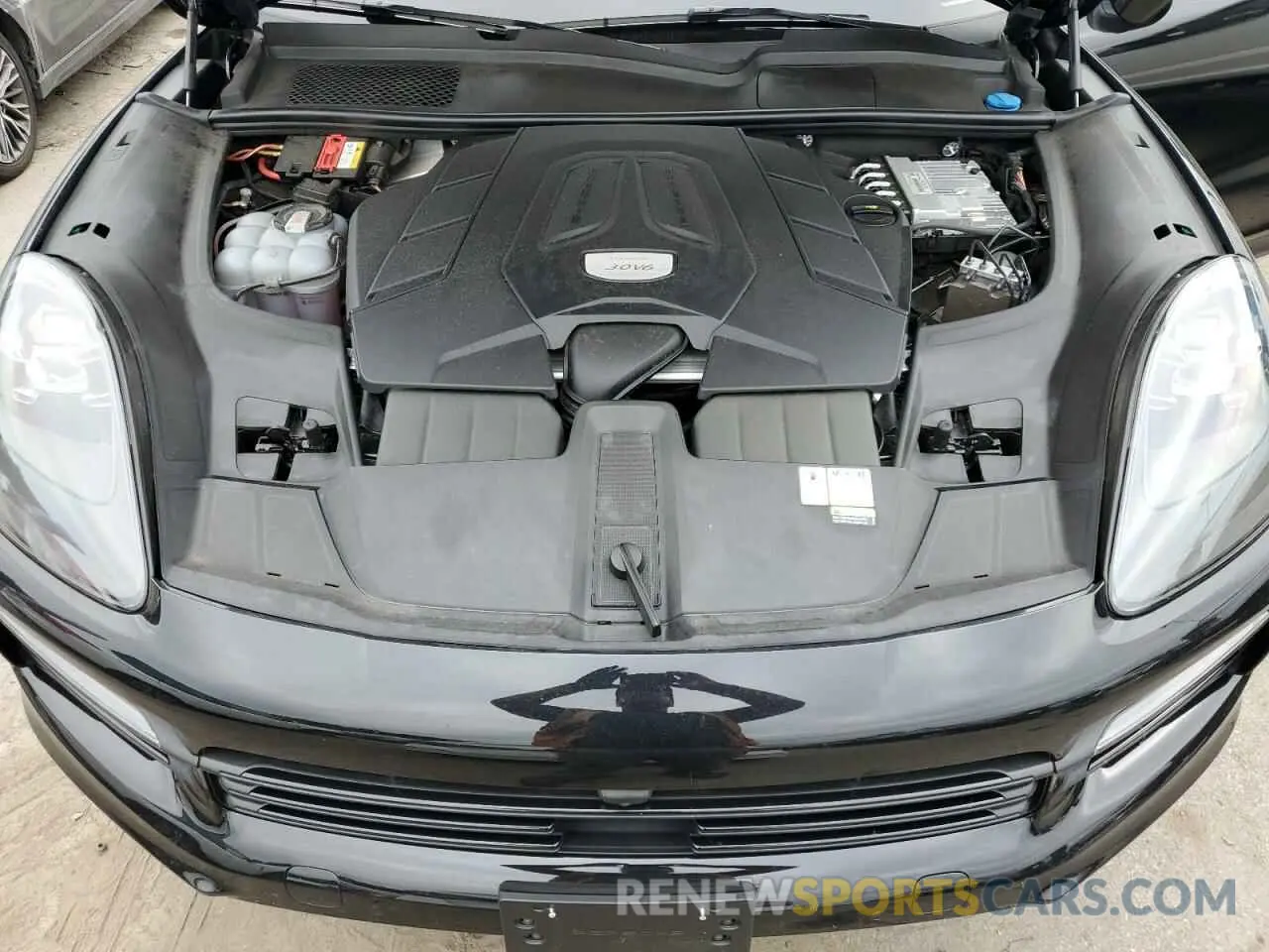 12 Photograph of a damaged car WP1AA2AY9NDA04824 PORSCHE CAYENNE 2022