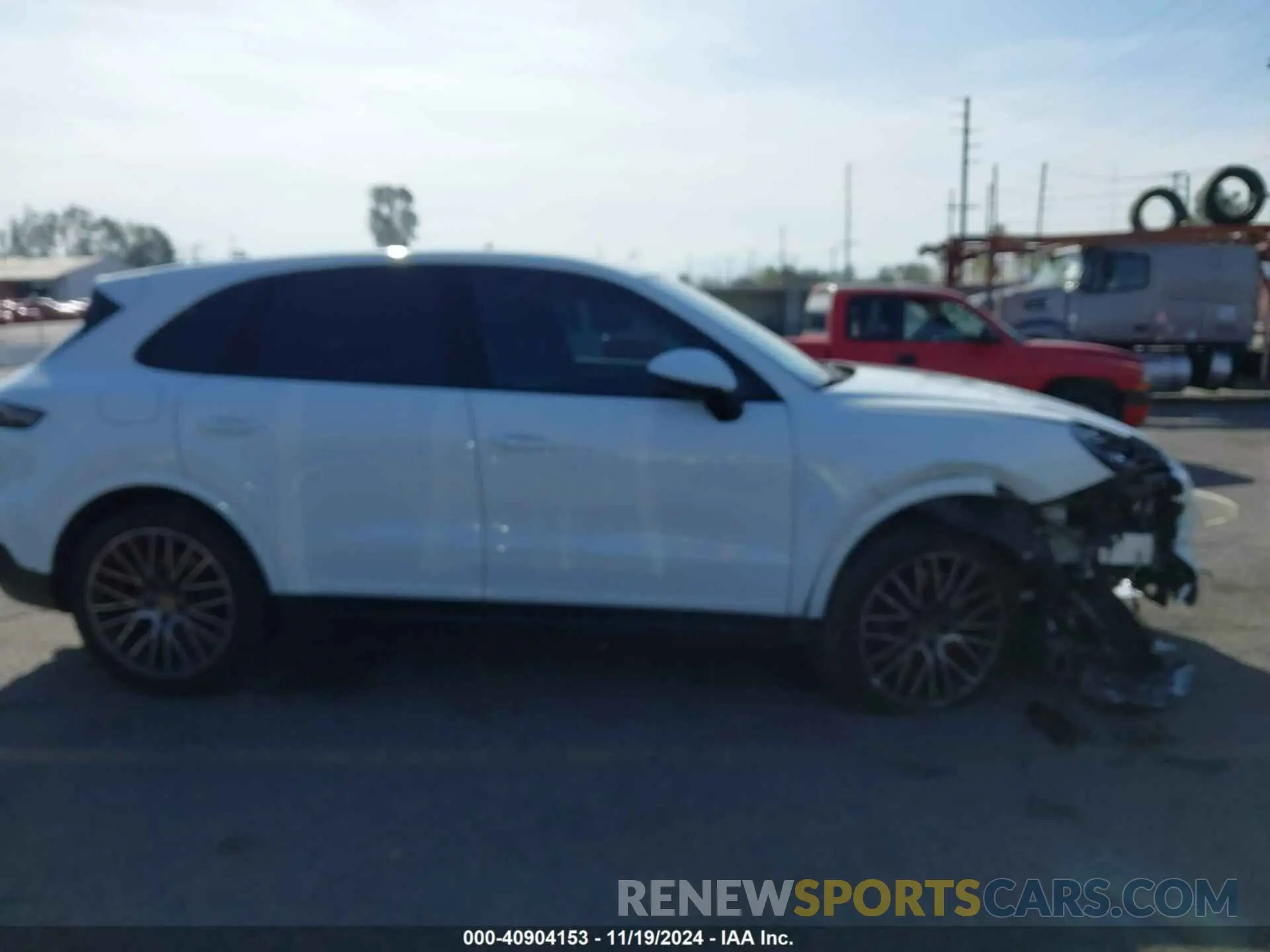 11 Photograph of a damaged car WP1AA2AY9NDA06671 PORSCHE CAYENNE 2022