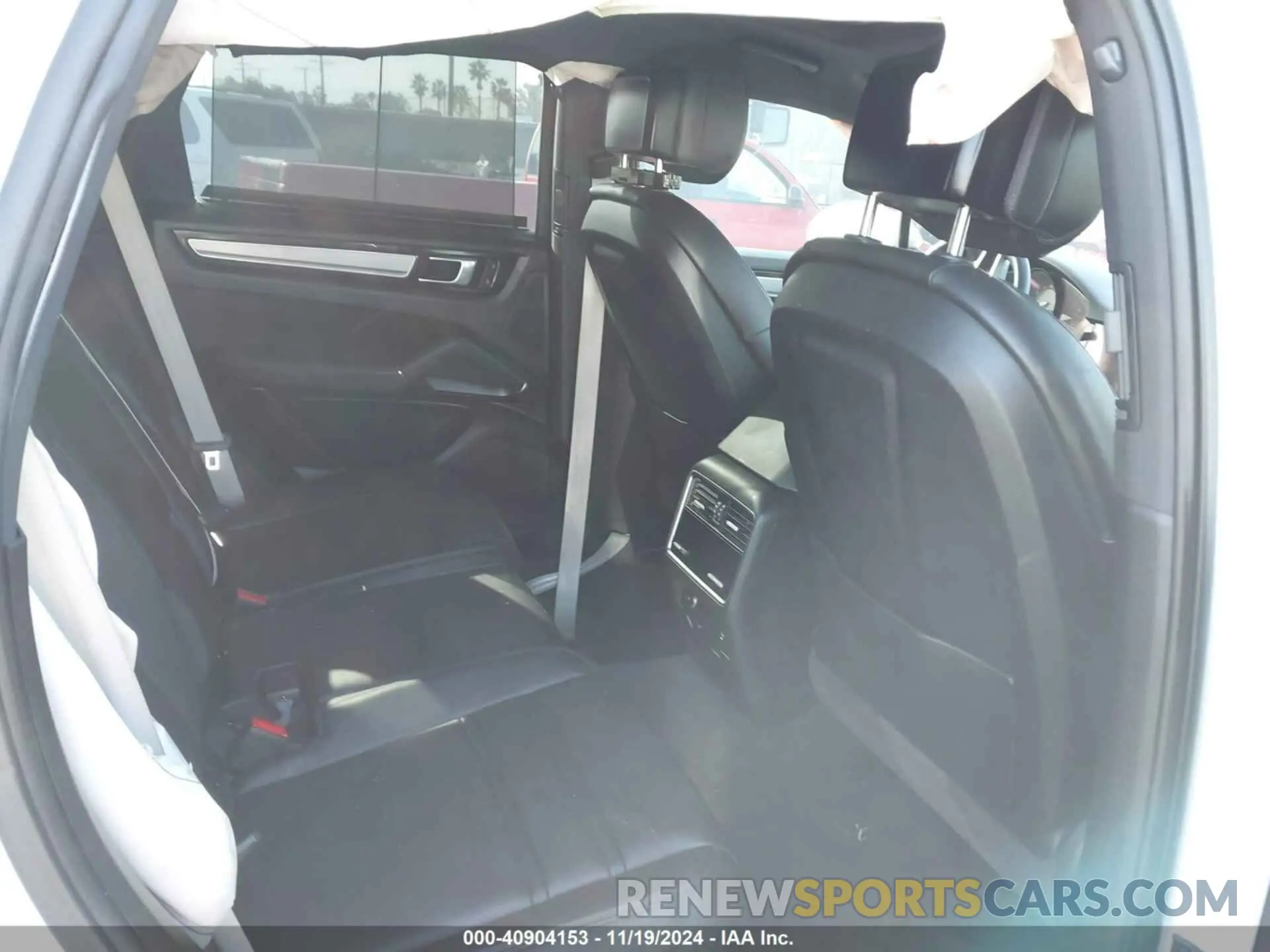 8 Photograph of a damaged car WP1AA2AY9NDA06671 PORSCHE CAYENNE 2022