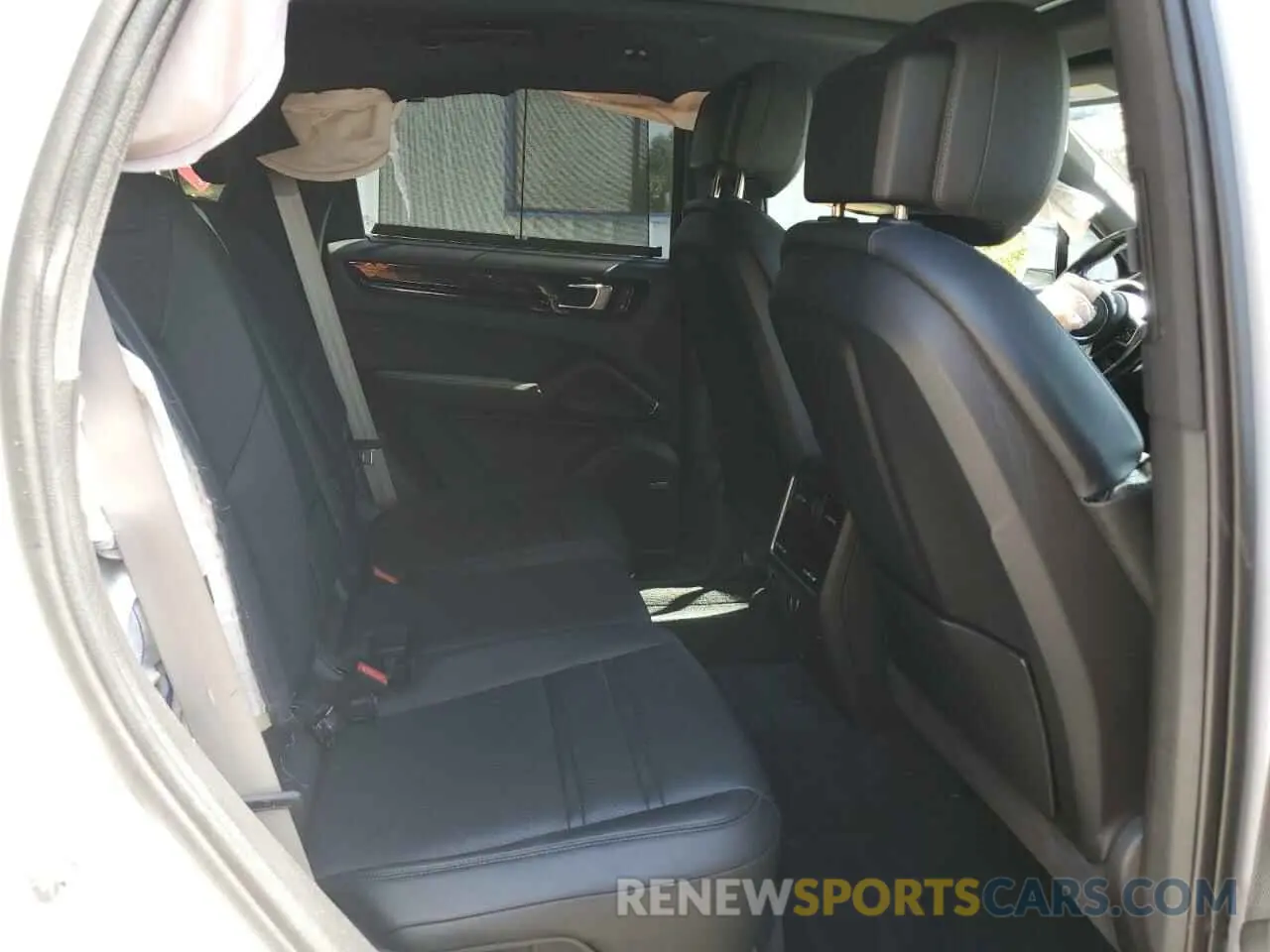 11 Photograph of a damaged car WP1AE2AY2NDA26913 PORSCHE CAYENNE 2022