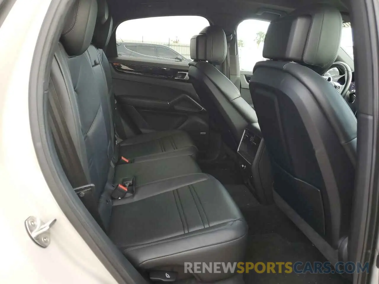 11 Photograph of a damaged car WP1BA2AY8NDA48219 PORSCHE CAYENNE 2022
