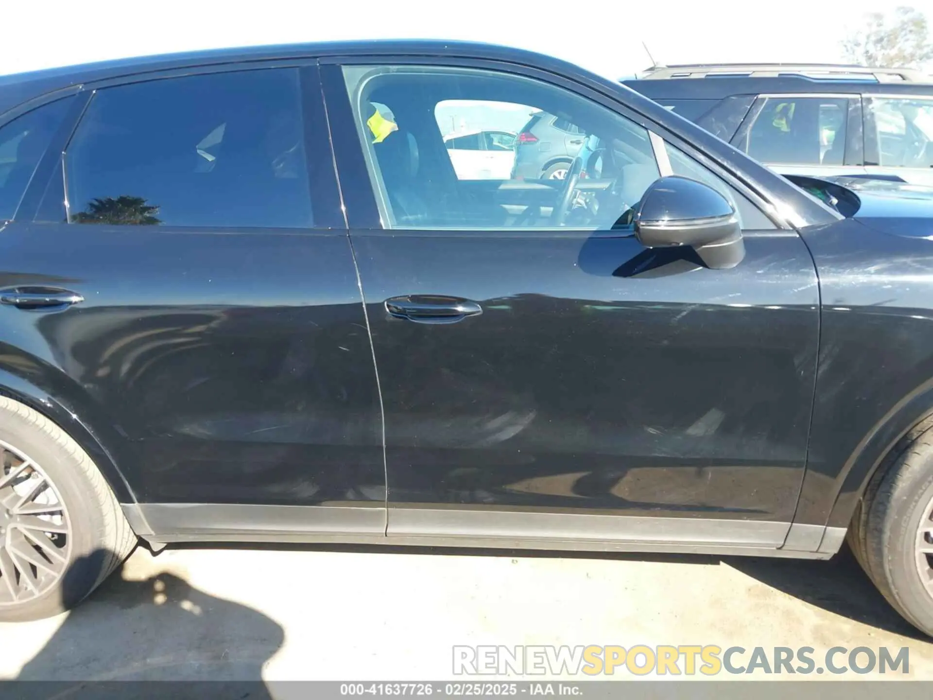 14 Photograph of a damaged car WP1AA2AY4PDA04037 PORSCHE CAYENNE 2023