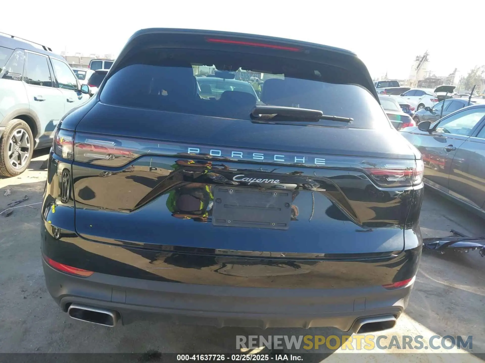 17 Photograph of a damaged car WP1AA2AY4PDA04037 PORSCHE CAYENNE 2023