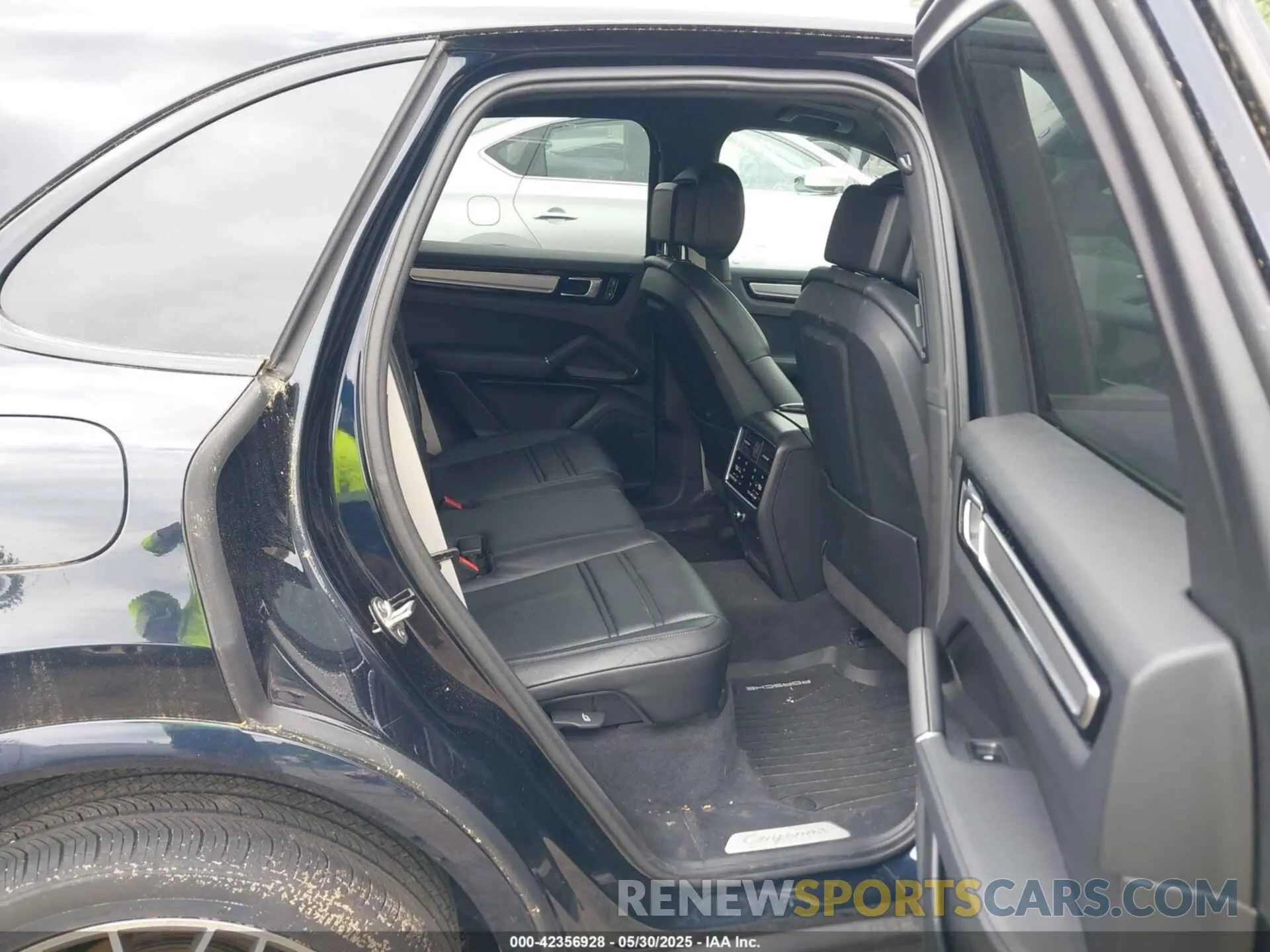 8 Photograph of a damaged car WP1AA2AY4PDA04443 PORSCHE CAYENNE 2023
