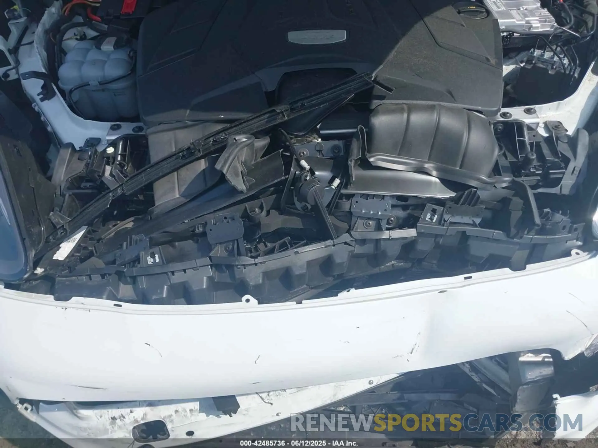18 Photograph of a damaged car WP1AA2AY8PDA01206 PORSCHE CAYENNE 2023