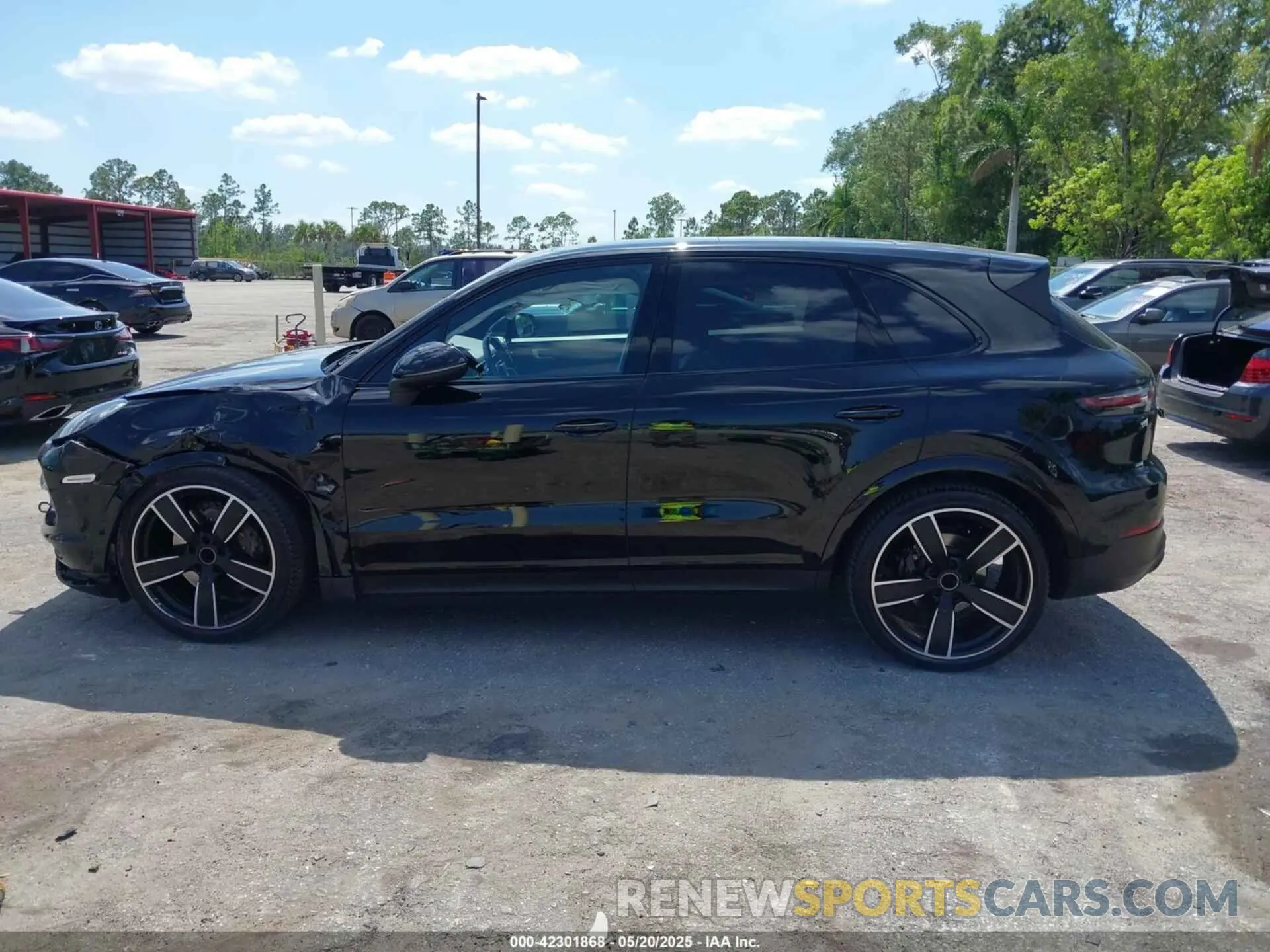 14 Photograph of a damaged car WP1AA2AYXPDA01076 PORSCHE CAYENNE 2023