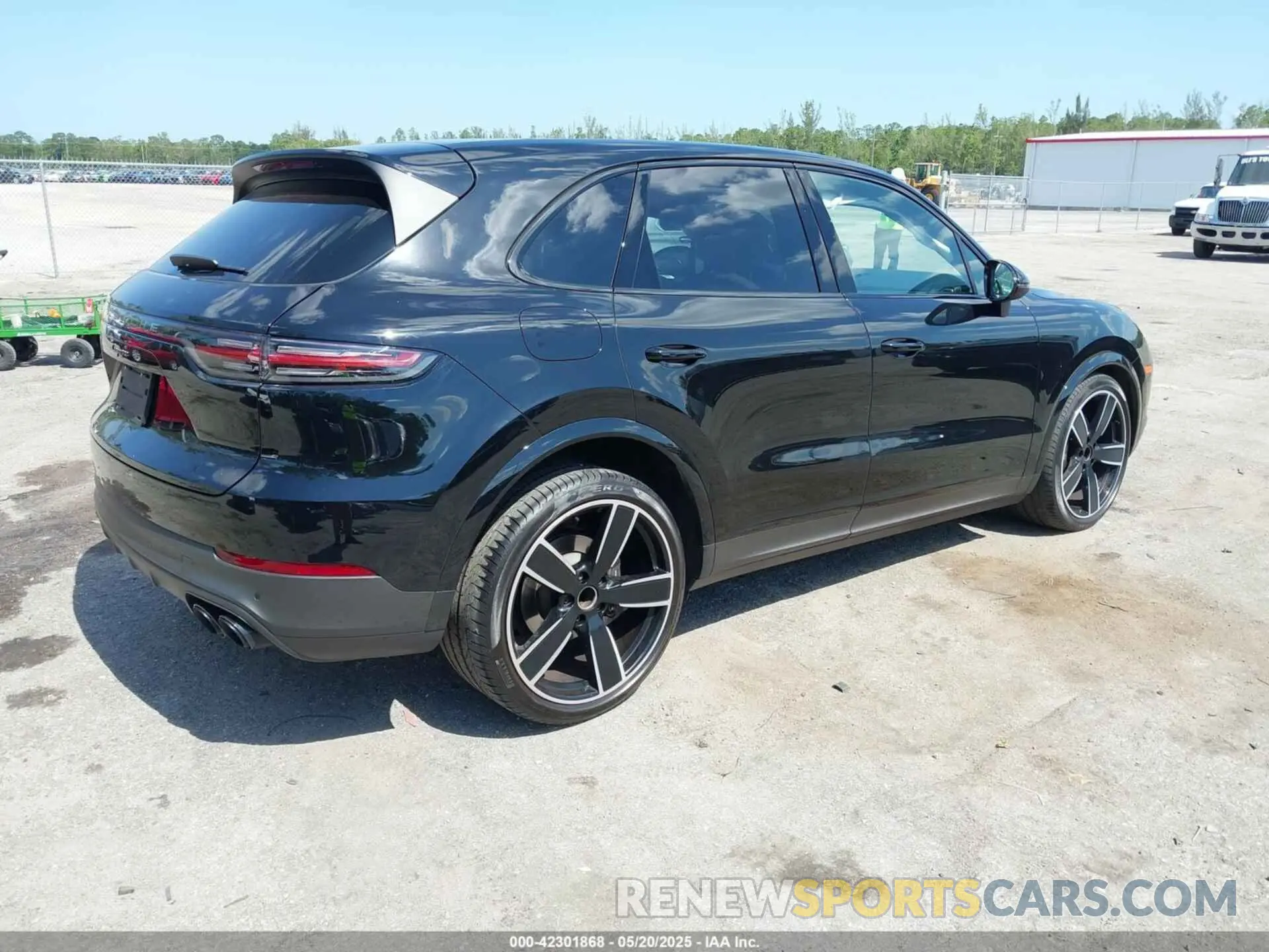4 Photograph of a damaged car WP1AA2AYXPDA01076 PORSCHE CAYENNE 2023