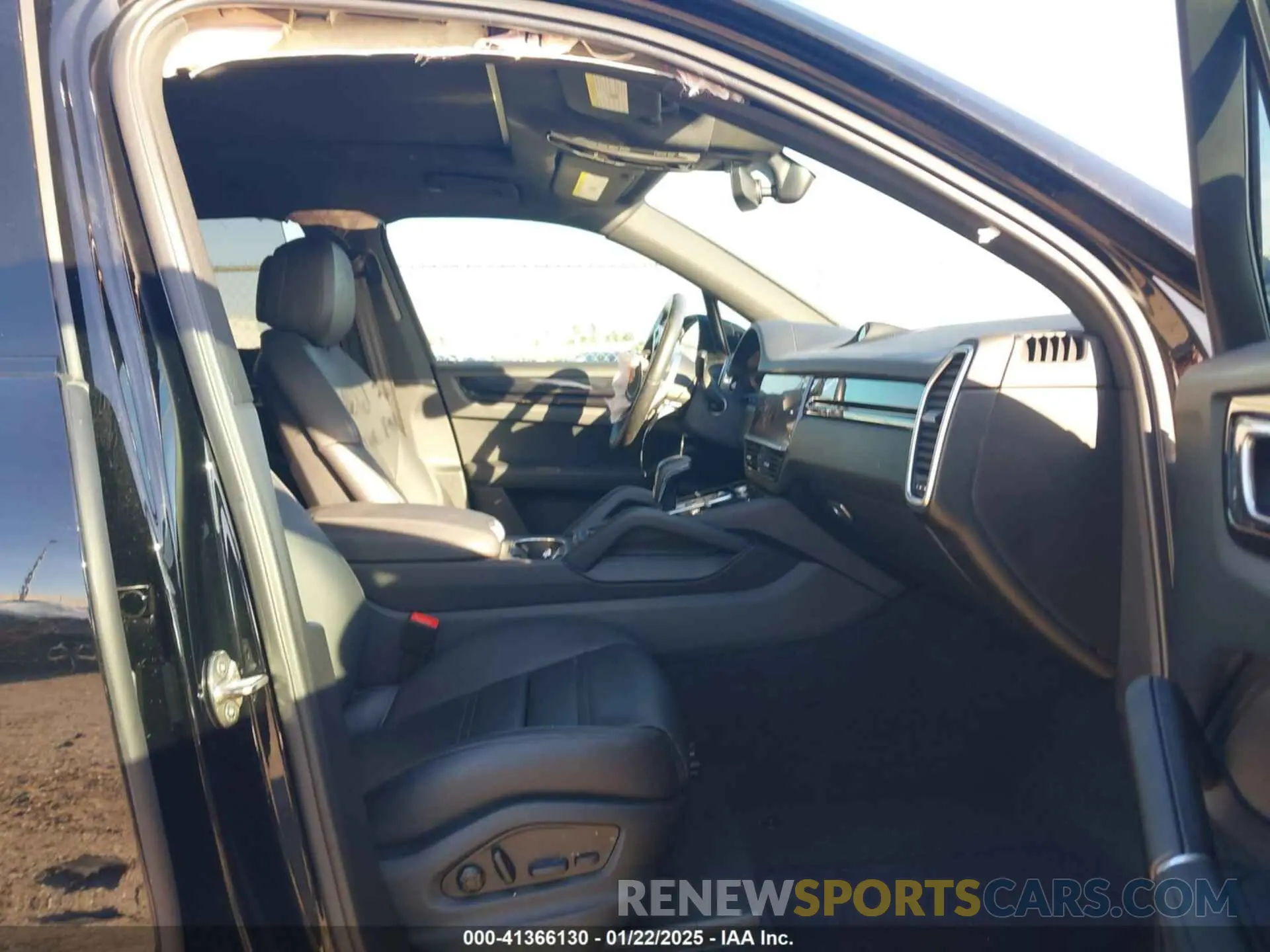 5 Photograph of a damaged car WP1AA2AYXPDA11185 PORSCHE CAYENNE 2023