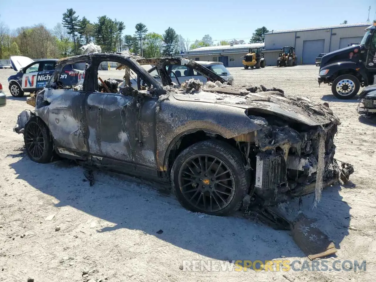 4 Photograph of a damaged car WP1AE2AY0PDA12267 PORSCHE CAYENNE 2023