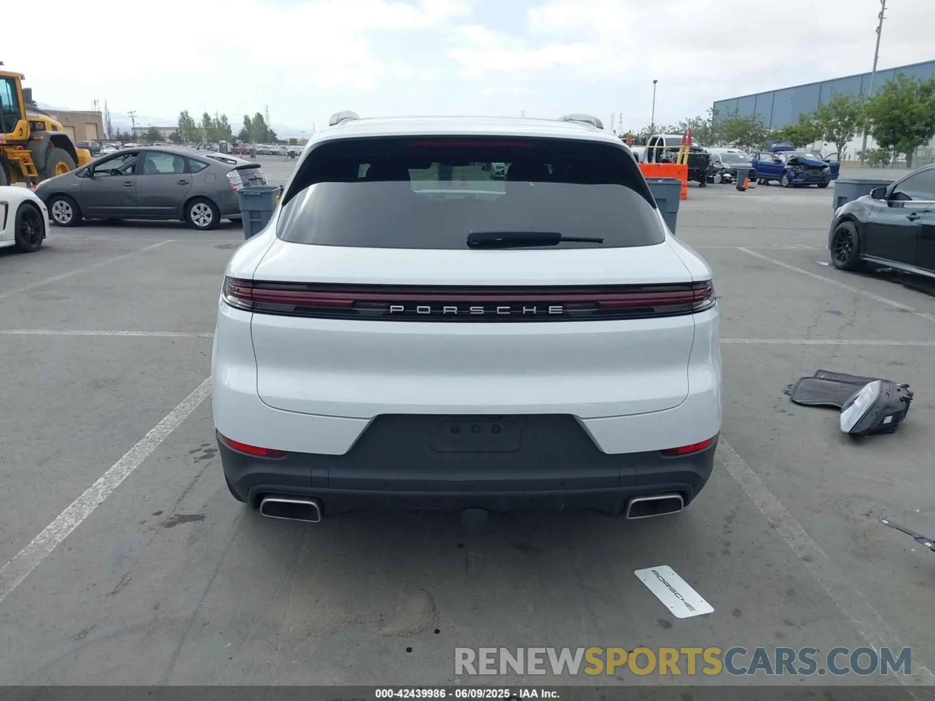 17 Photograph of a damaged car WP1AA2AY6RDA14314 PORSCHE CAYENNE 2024