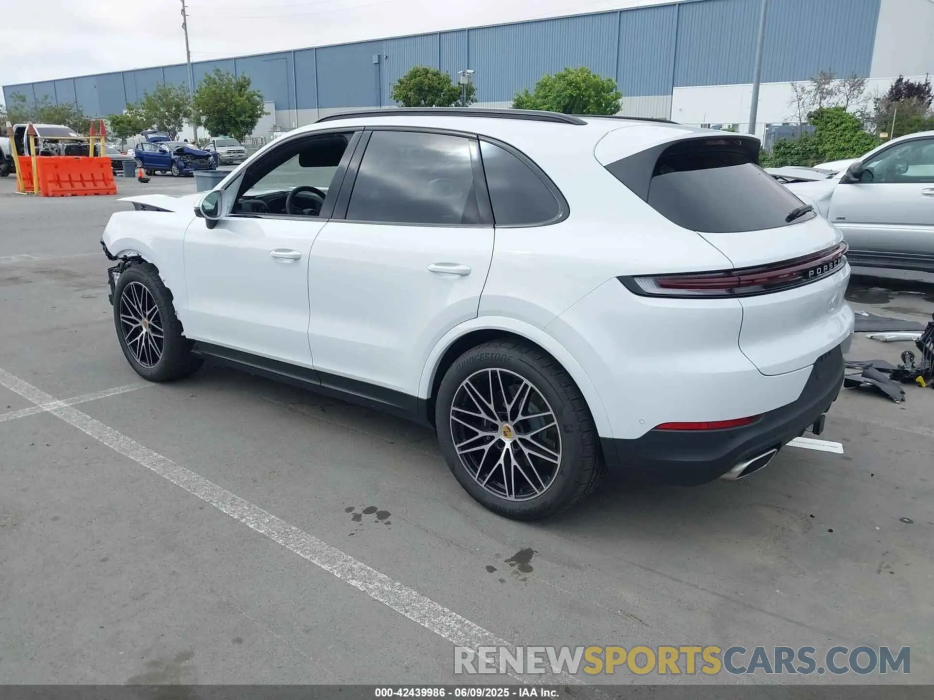 3 Photograph of a damaged car WP1AA2AY6RDA14314 PORSCHE CAYENNE 2024