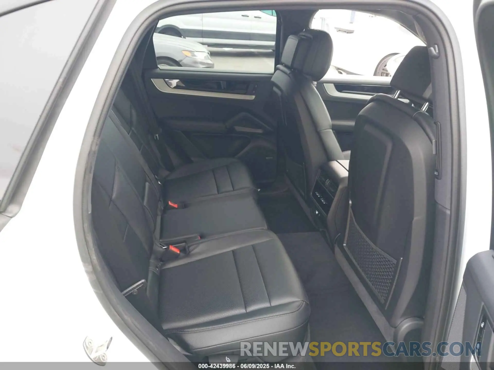 8 Photograph of a damaged car WP1AA2AY6RDA14314 PORSCHE CAYENNE 2024