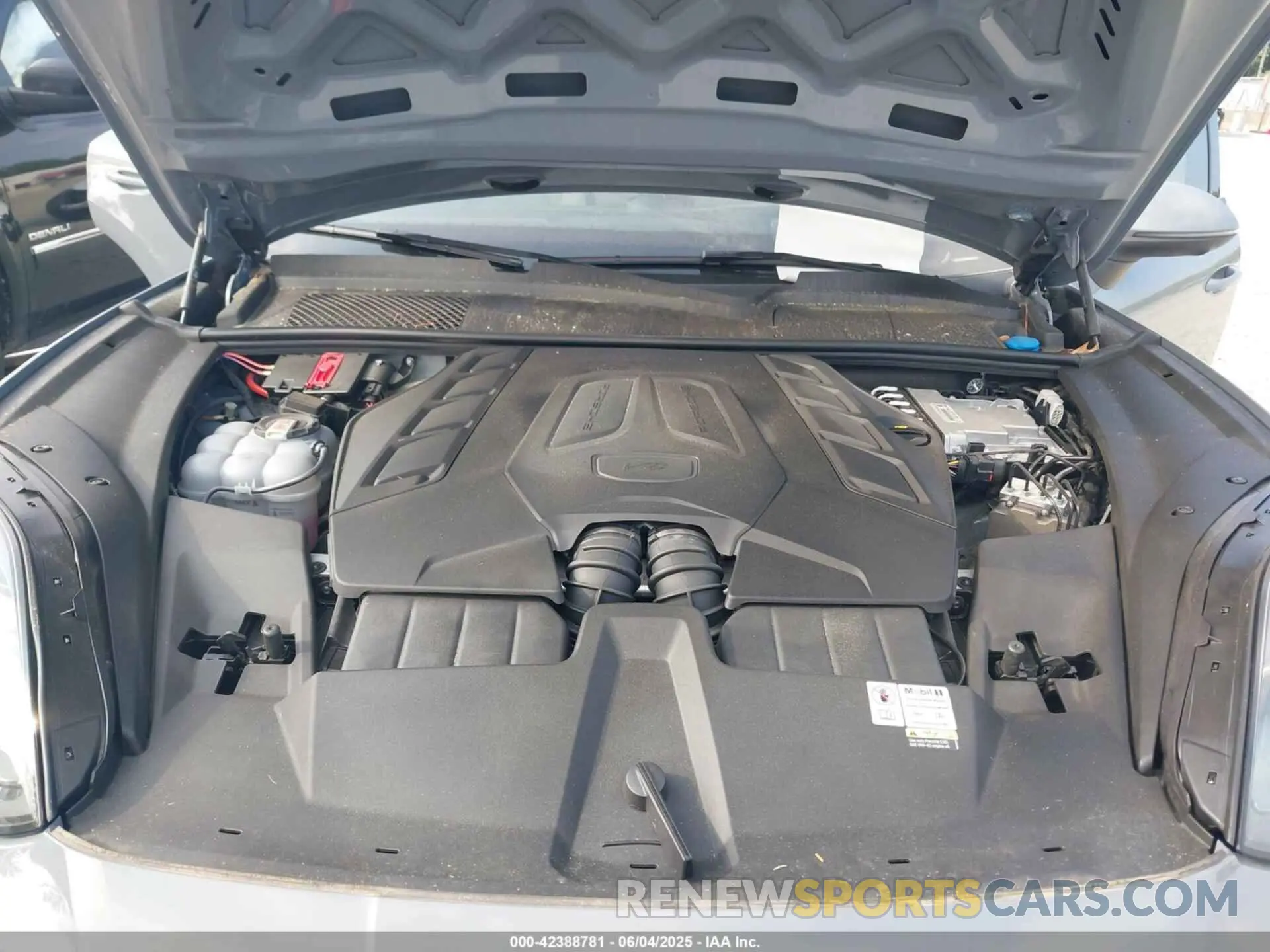 10 Photograph of a damaged car WP1AL2AY0RDA32737 PORSCHE CAYENNE 2024