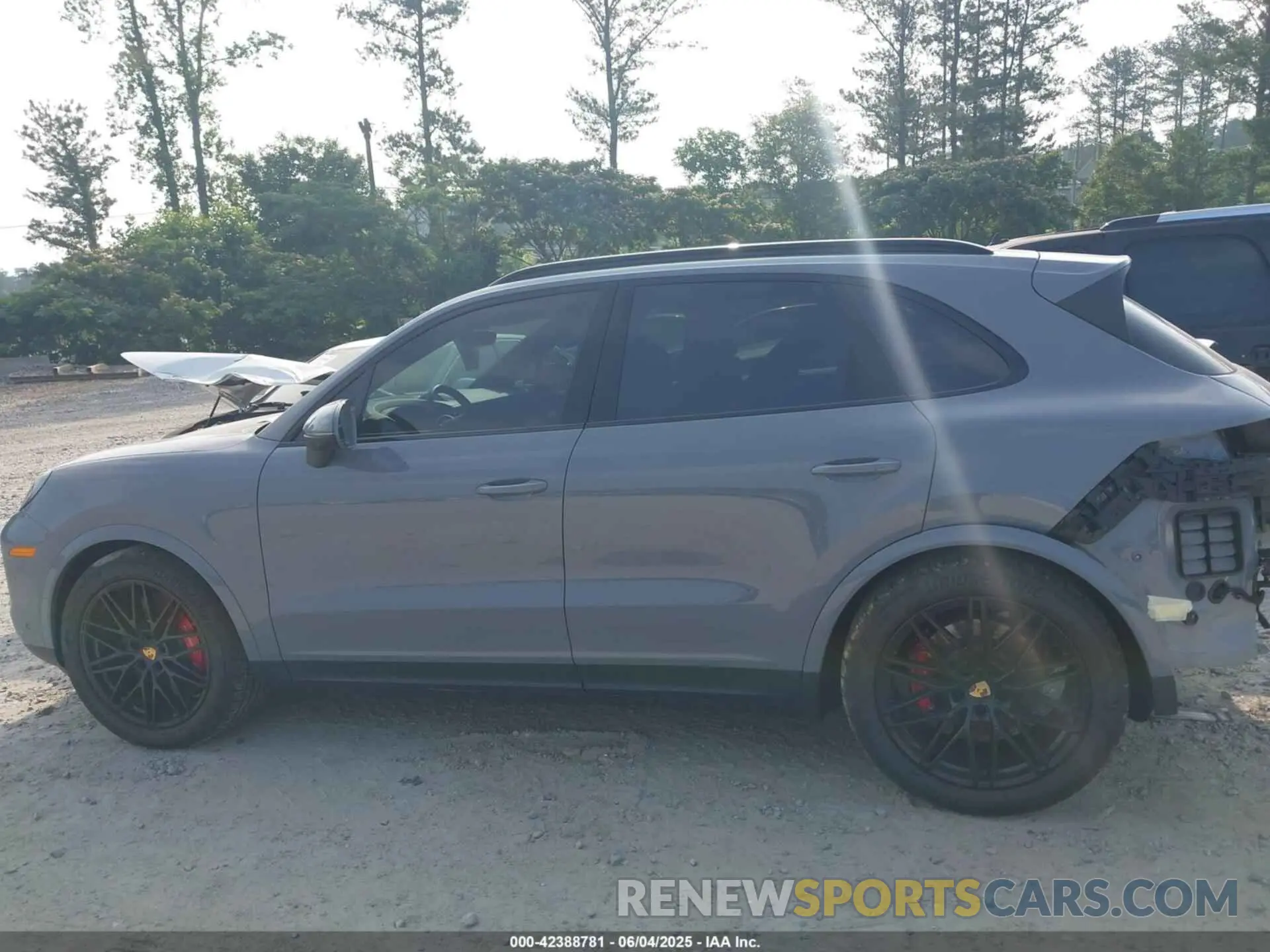 15 Photograph of a damaged car WP1AL2AY0RDA32737 PORSCHE CAYENNE 2024