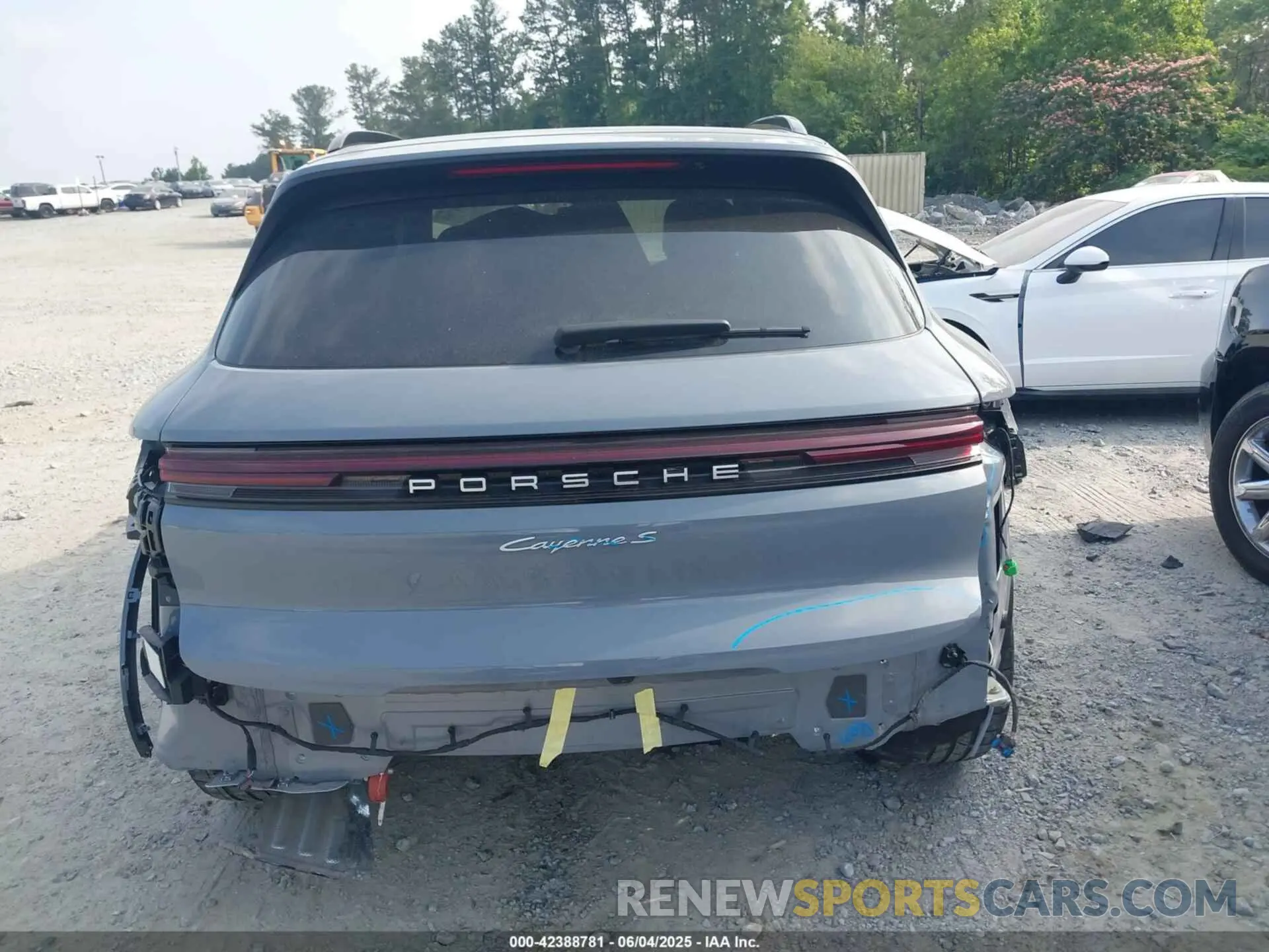 17 Photograph of a damaged car WP1AL2AY0RDA32737 PORSCHE CAYENNE 2024