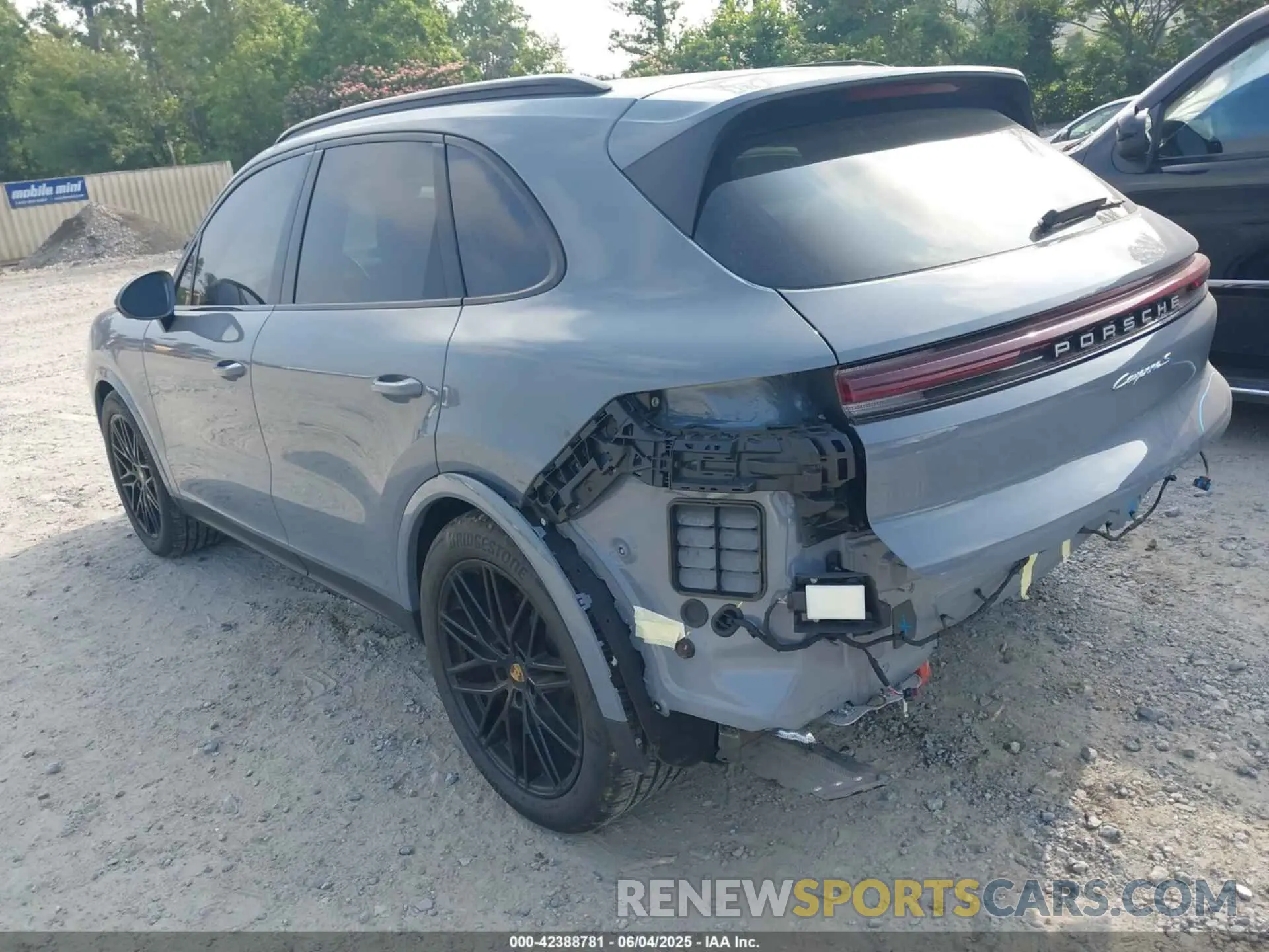 3 Photograph of a damaged car WP1AL2AY0RDA32737 PORSCHE CAYENNE 2024