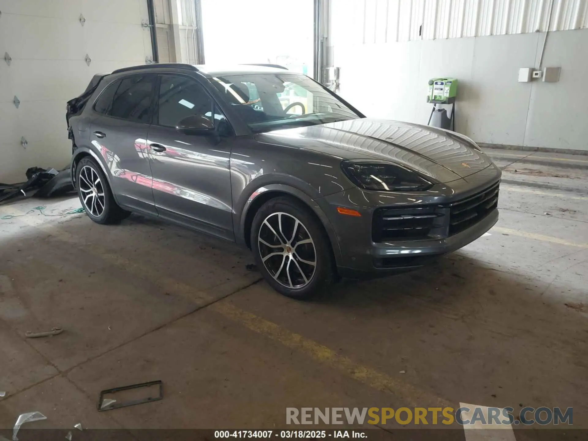 1 Photograph of a damaged car WP1AL2AY1RDA34013 PORSCHE CAYENNE 2024